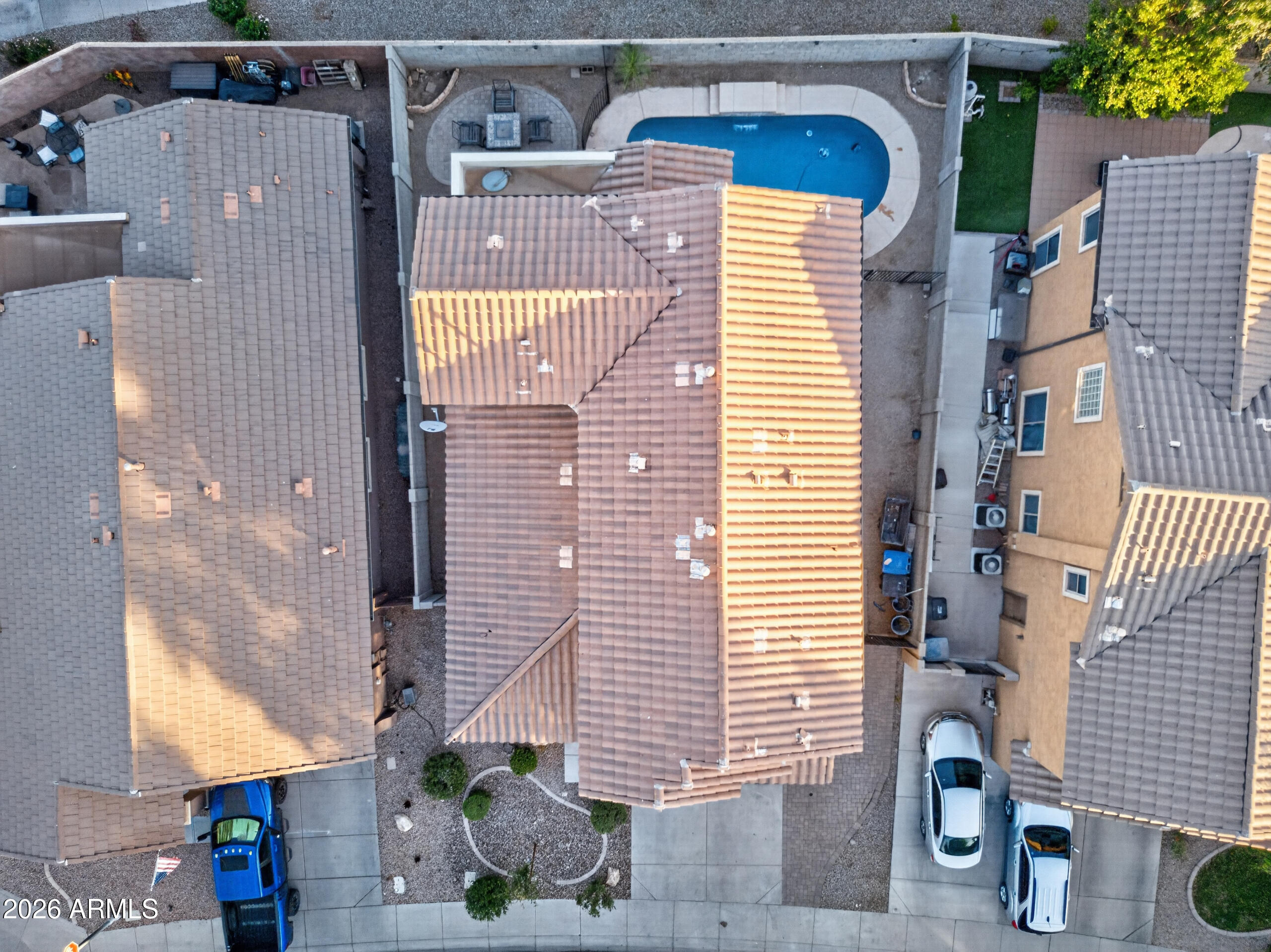 SUN GROVES - Residential