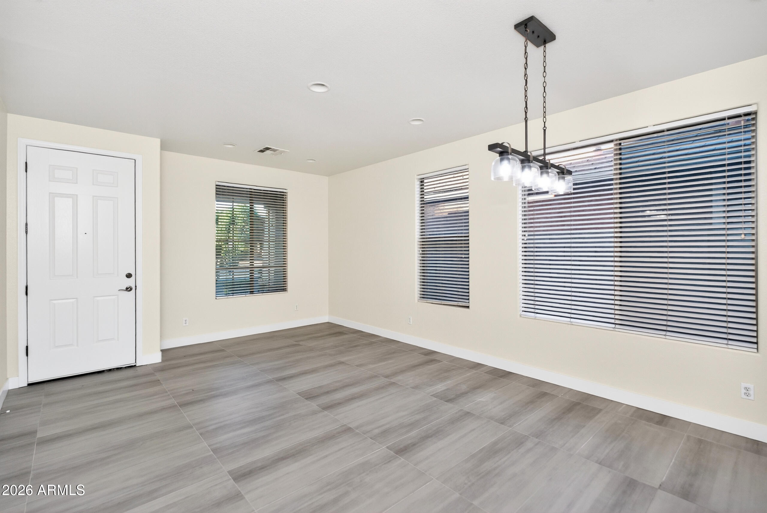 SUN GROVES - Residential
