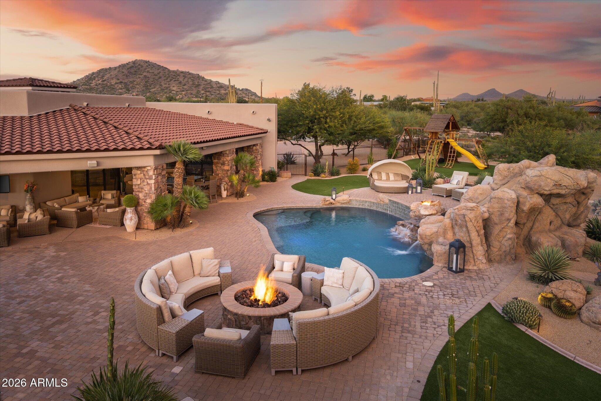 PINNACLE PEAK PARADISE - Residential