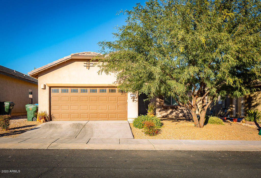 Located in the highly desired community of HOLIDAY. 3 bedroom/ 2 bathroom home very accommodating with an open concept living and kitchen and split floor plan.