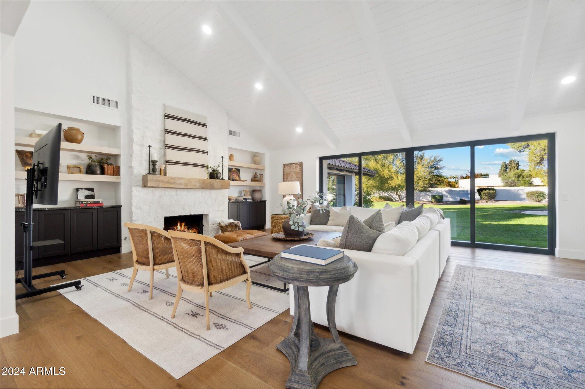 CAMELBACK COUNTRY ESTATES UNIT 2 - Residential