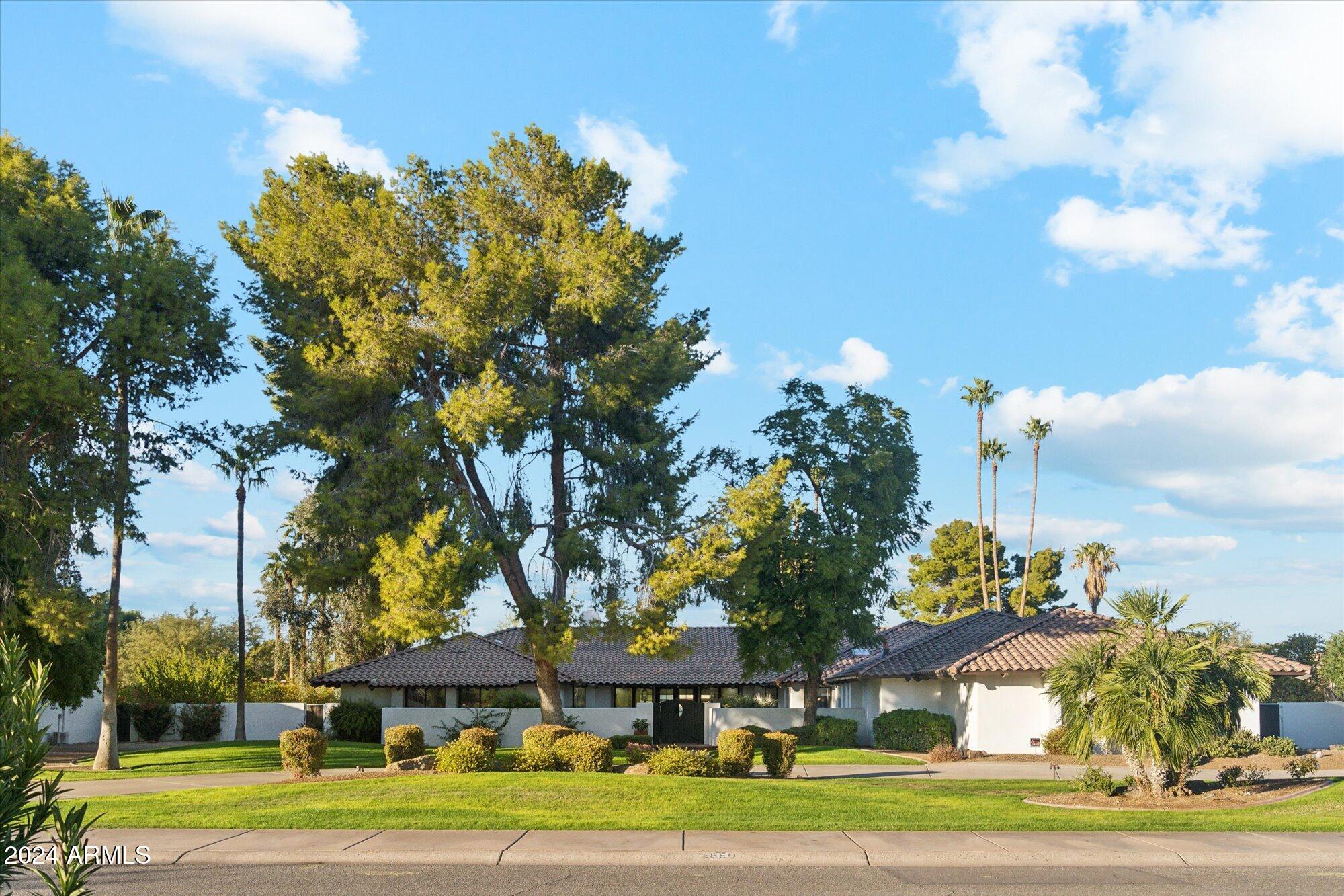 CAMELBACK COUNTRY ESTATES UNIT 2 - Residential
