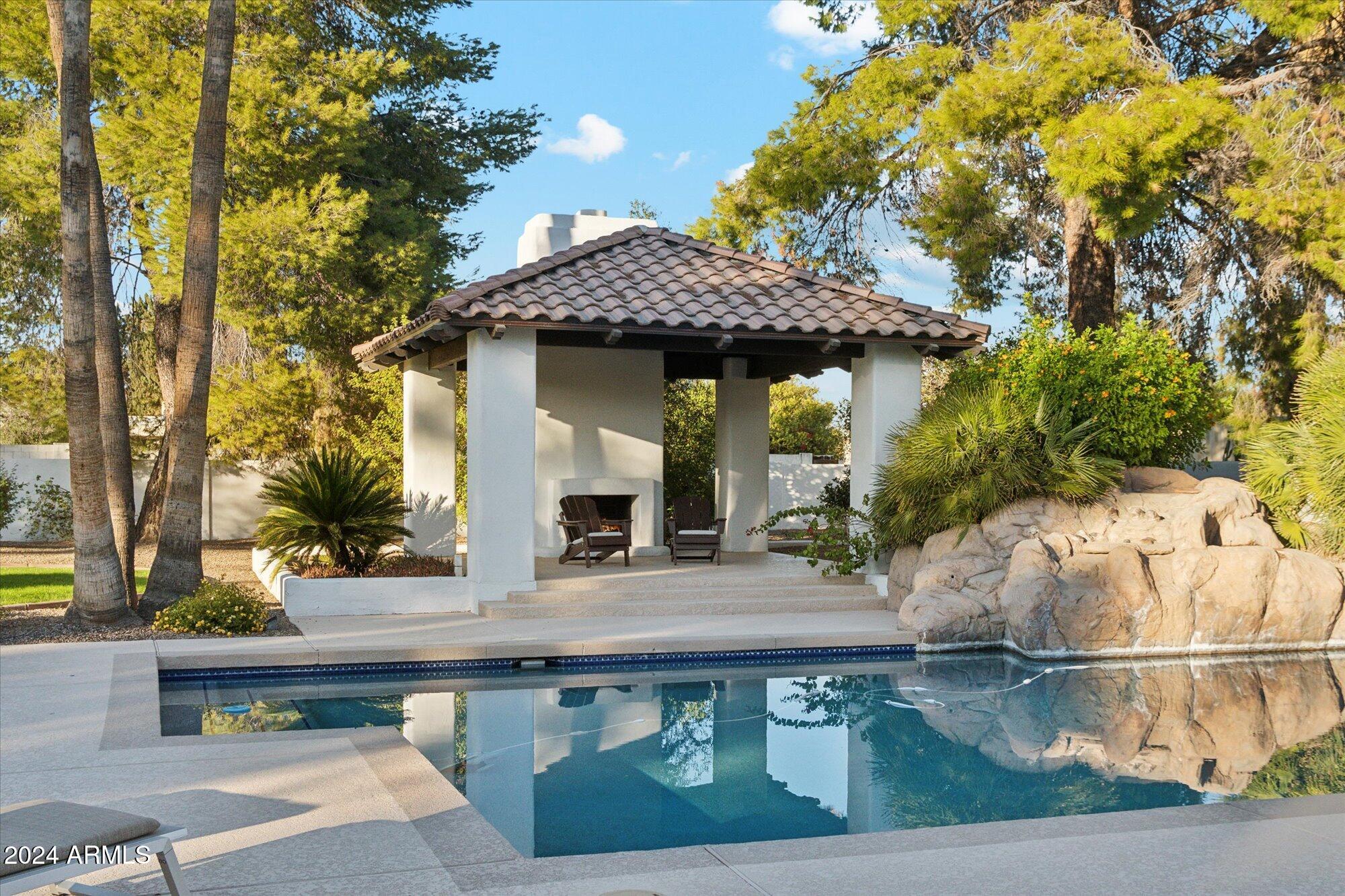 CAMELBACK COUNTRY ESTATES UNIT 2 - Residential