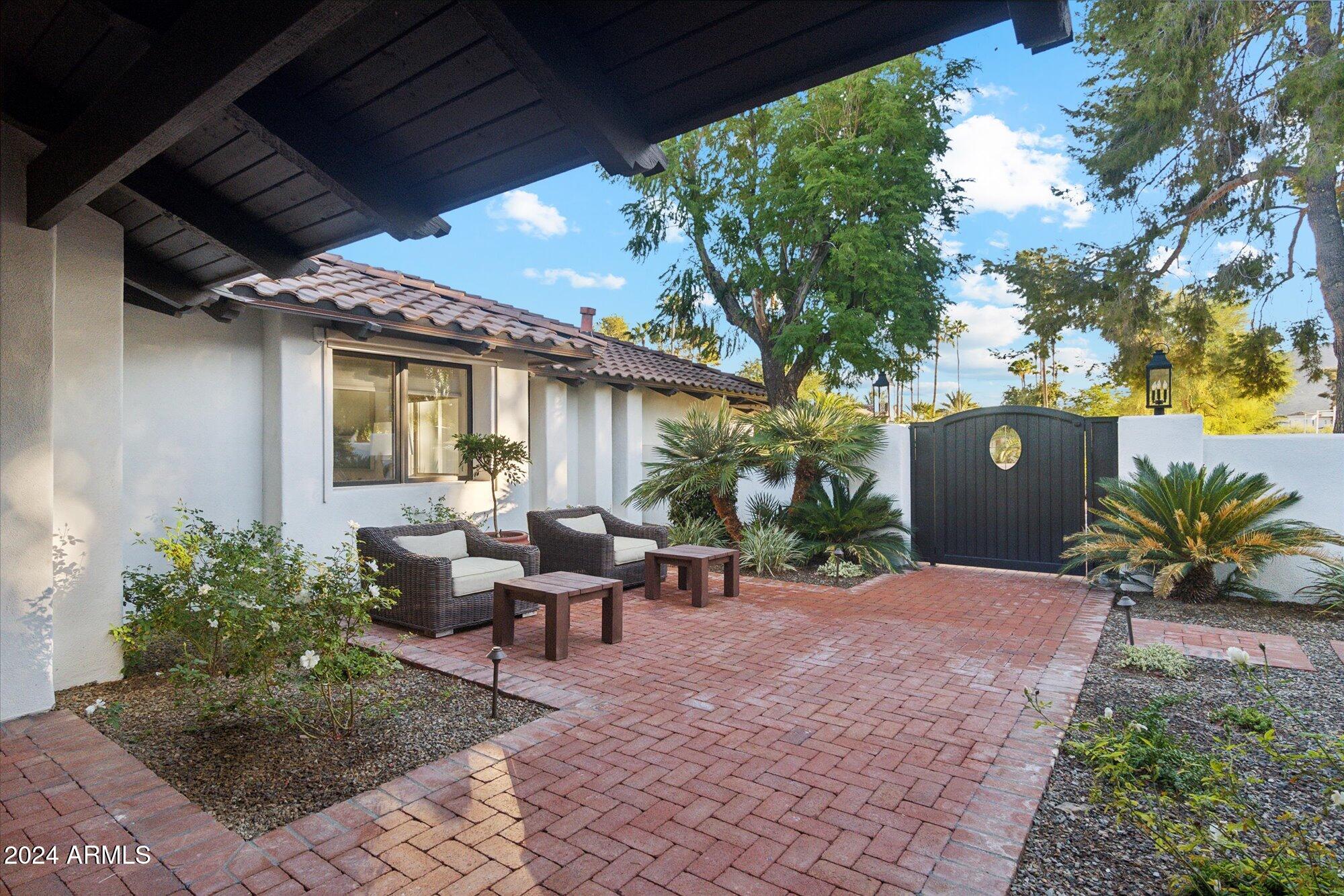 CAMELBACK COUNTRY ESTATES UNIT 2 - Residential