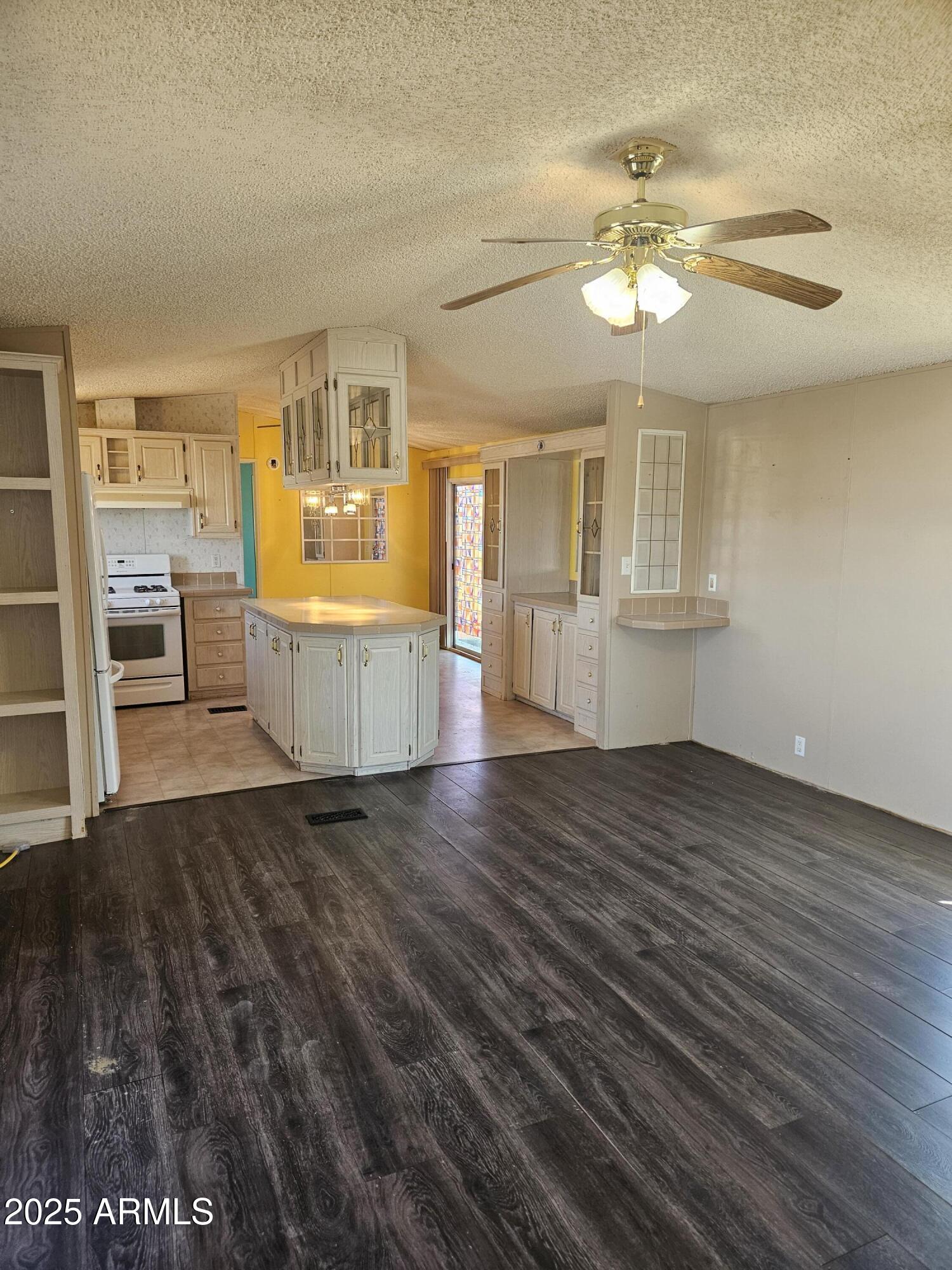 Desert Hills Estate Mobile Home Park - Residential