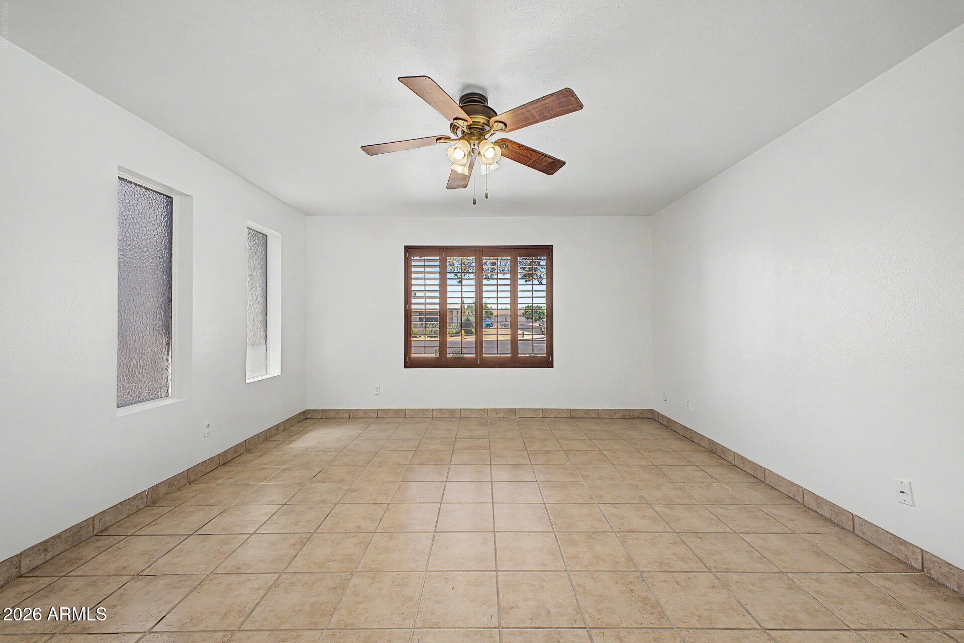 DEB LIN CIRCLE - Residential