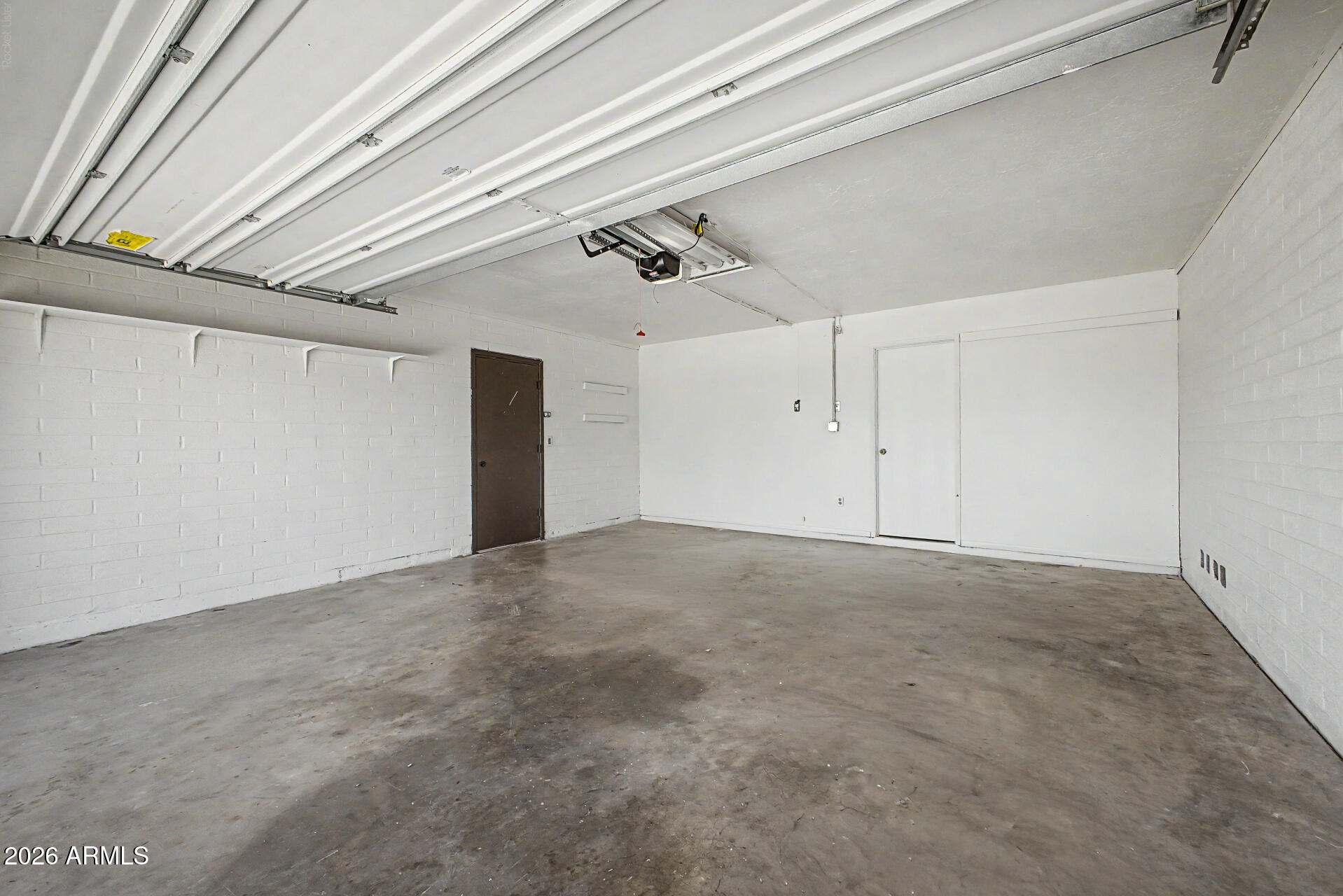 DEB LIN CIRCLE - Residential