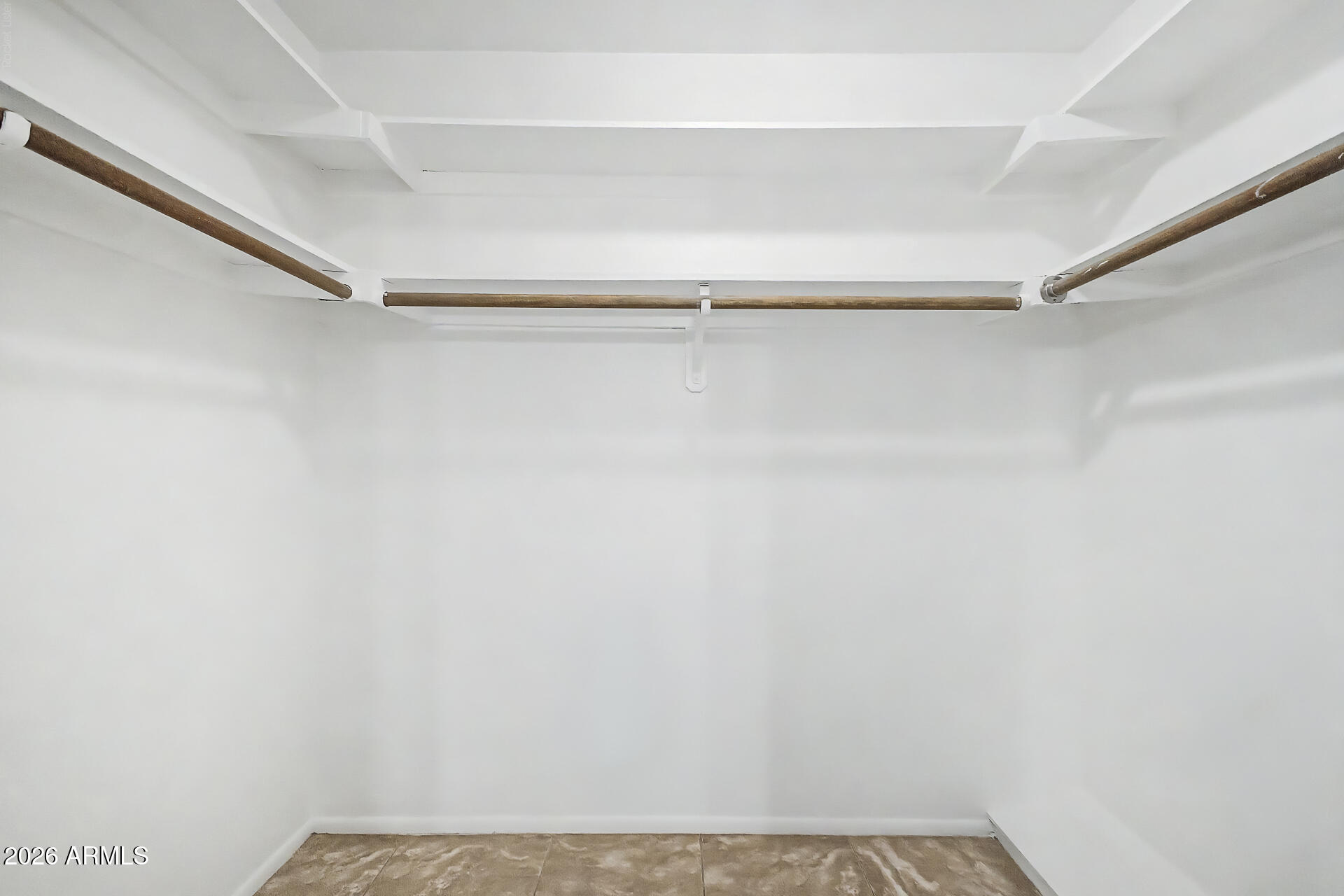 DEB LIN CIRCLE - Residential