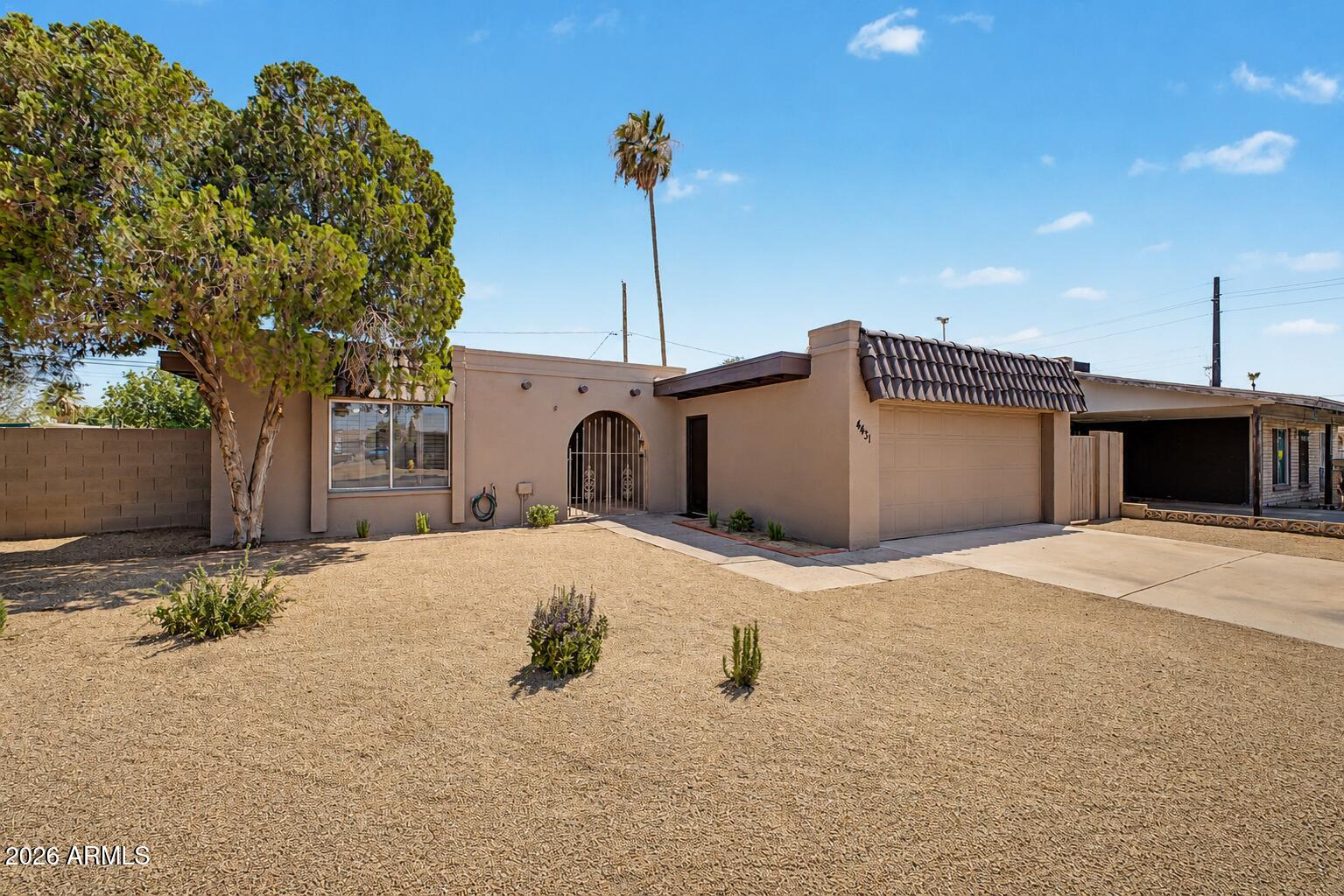 DEB LIN CIRCLE - Residential
