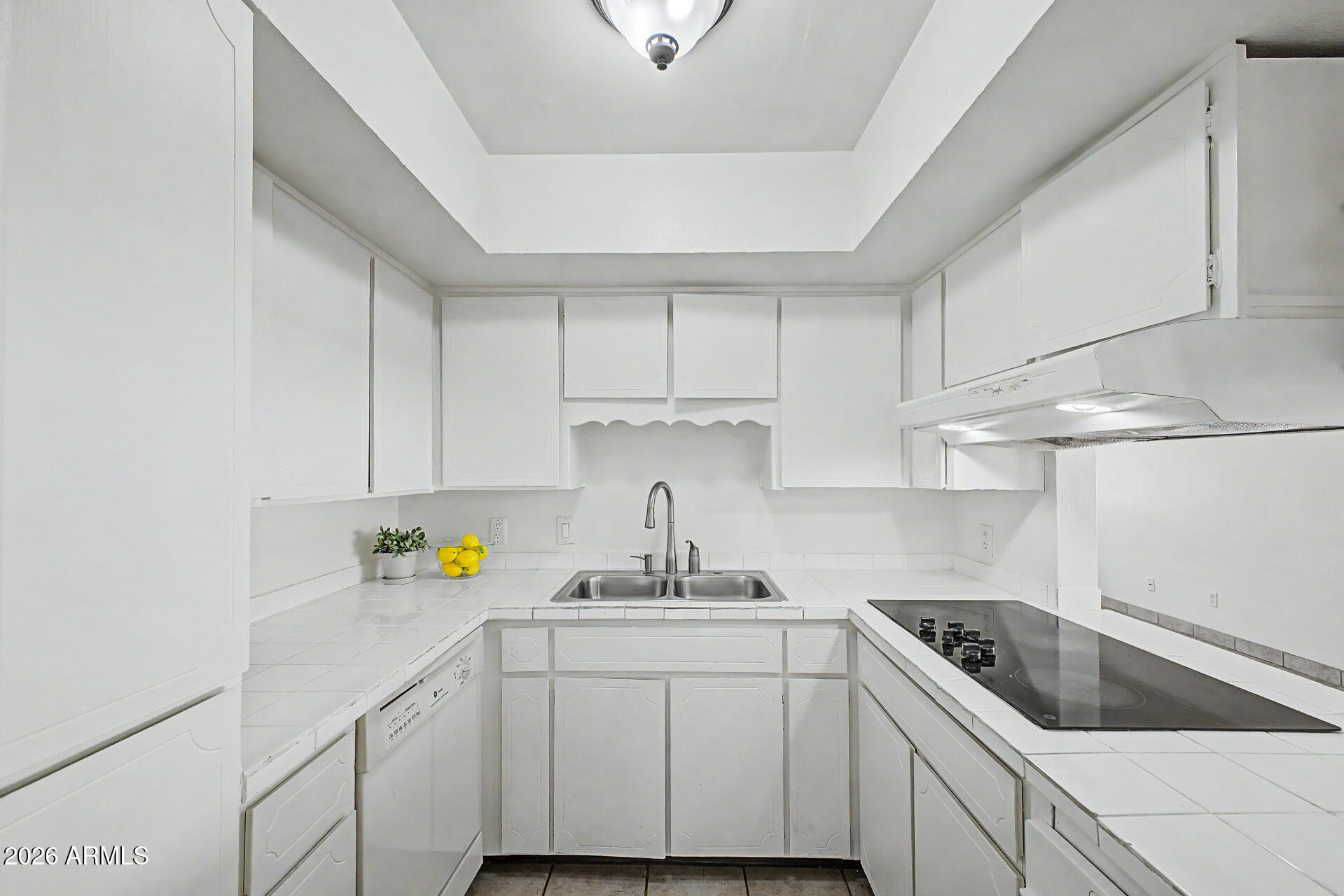 DEB LIN CIRCLE - Residential