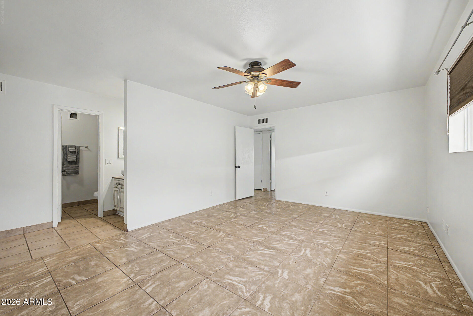 DEB LIN CIRCLE - Residential