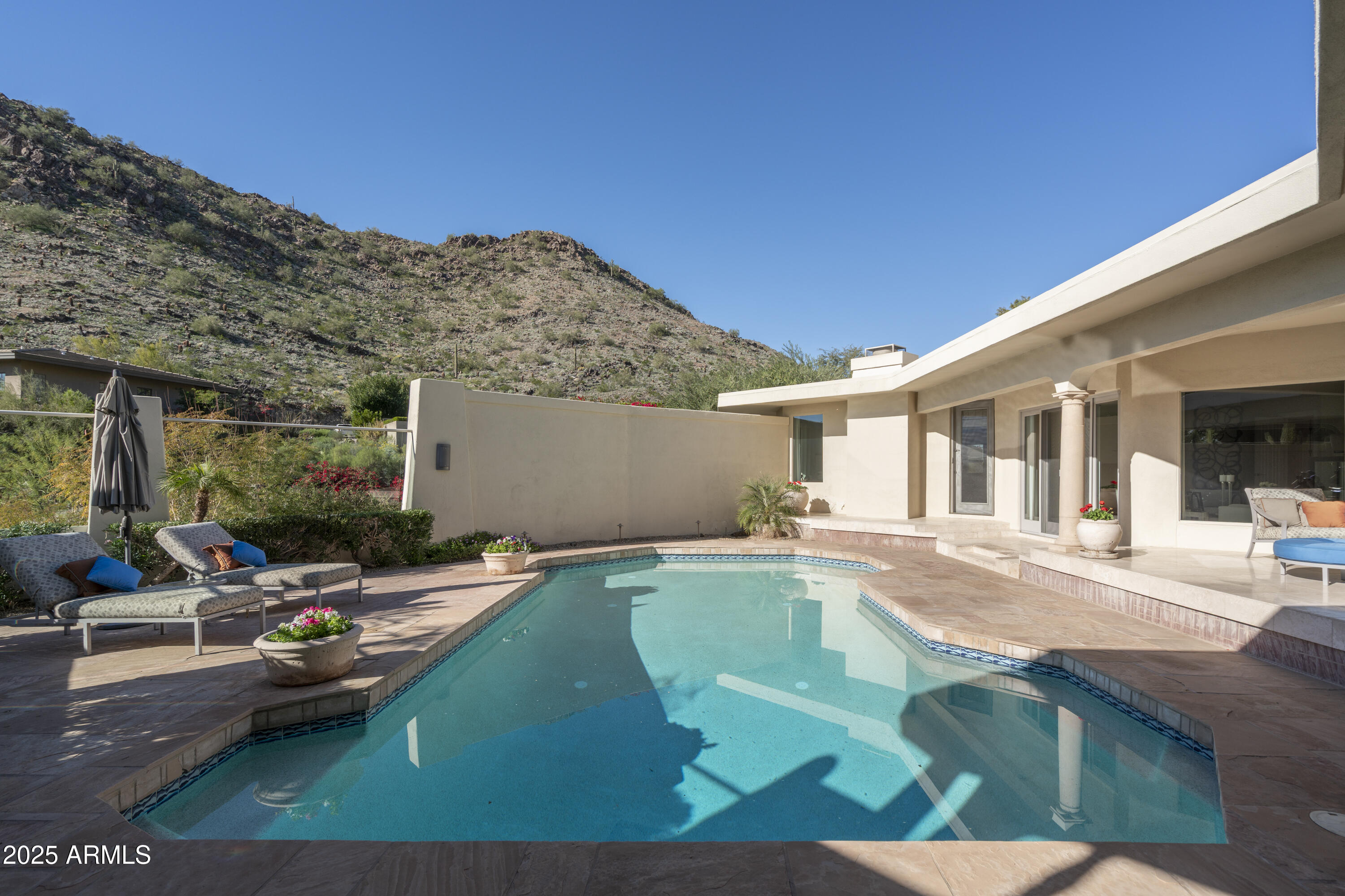 LINCOLN HILLS - Residential