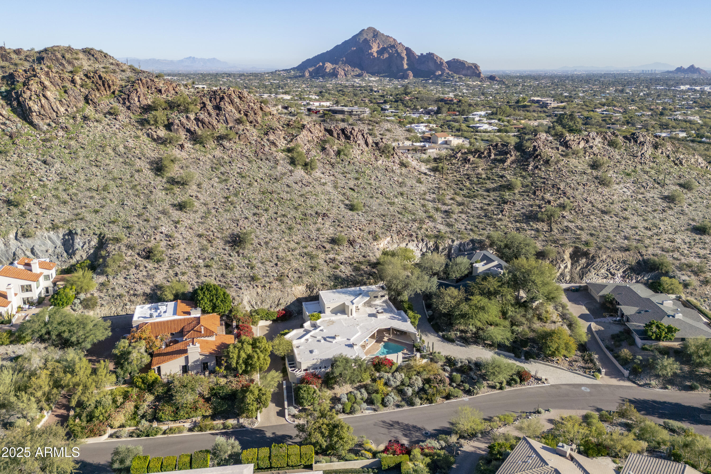 LINCOLN HILLS - Residential