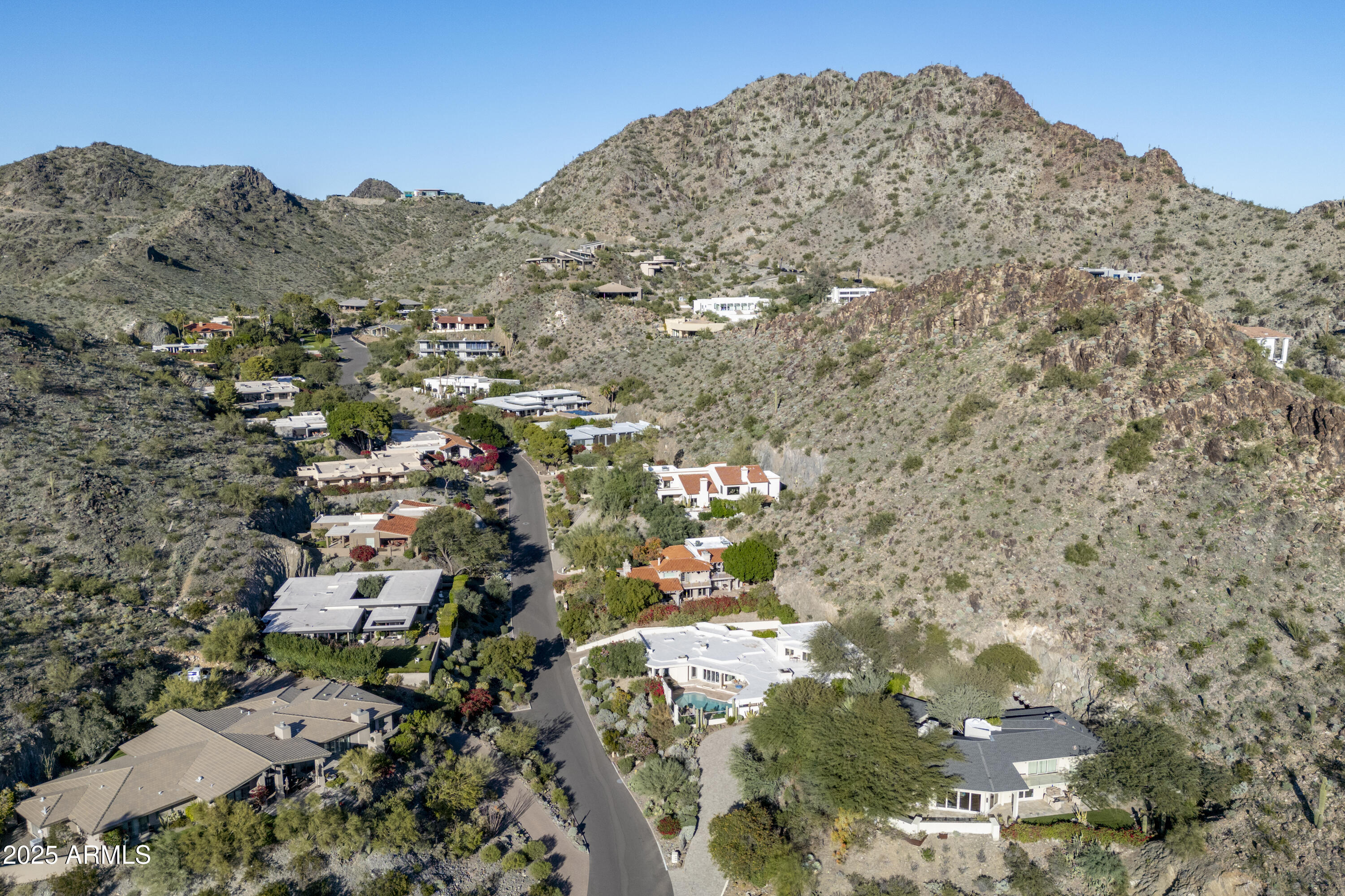 LINCOLN HILLS - Residential