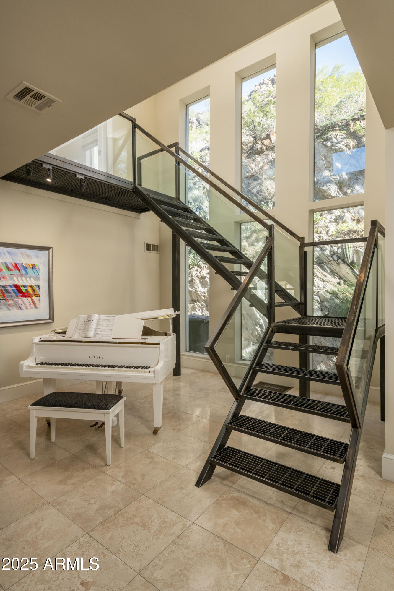 LINCOLN HILLS - Residential