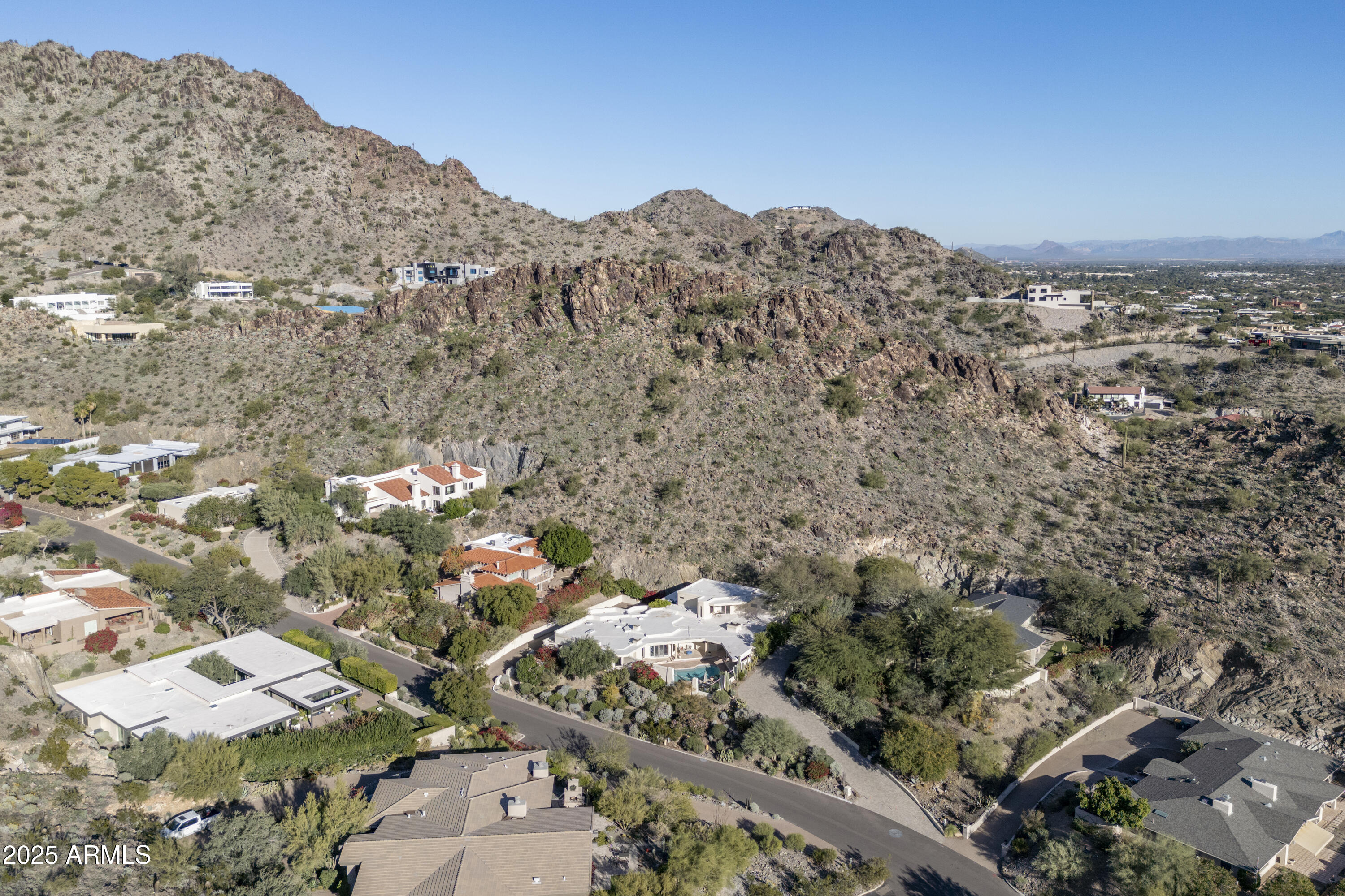 LINCOLN HILLS - Residential