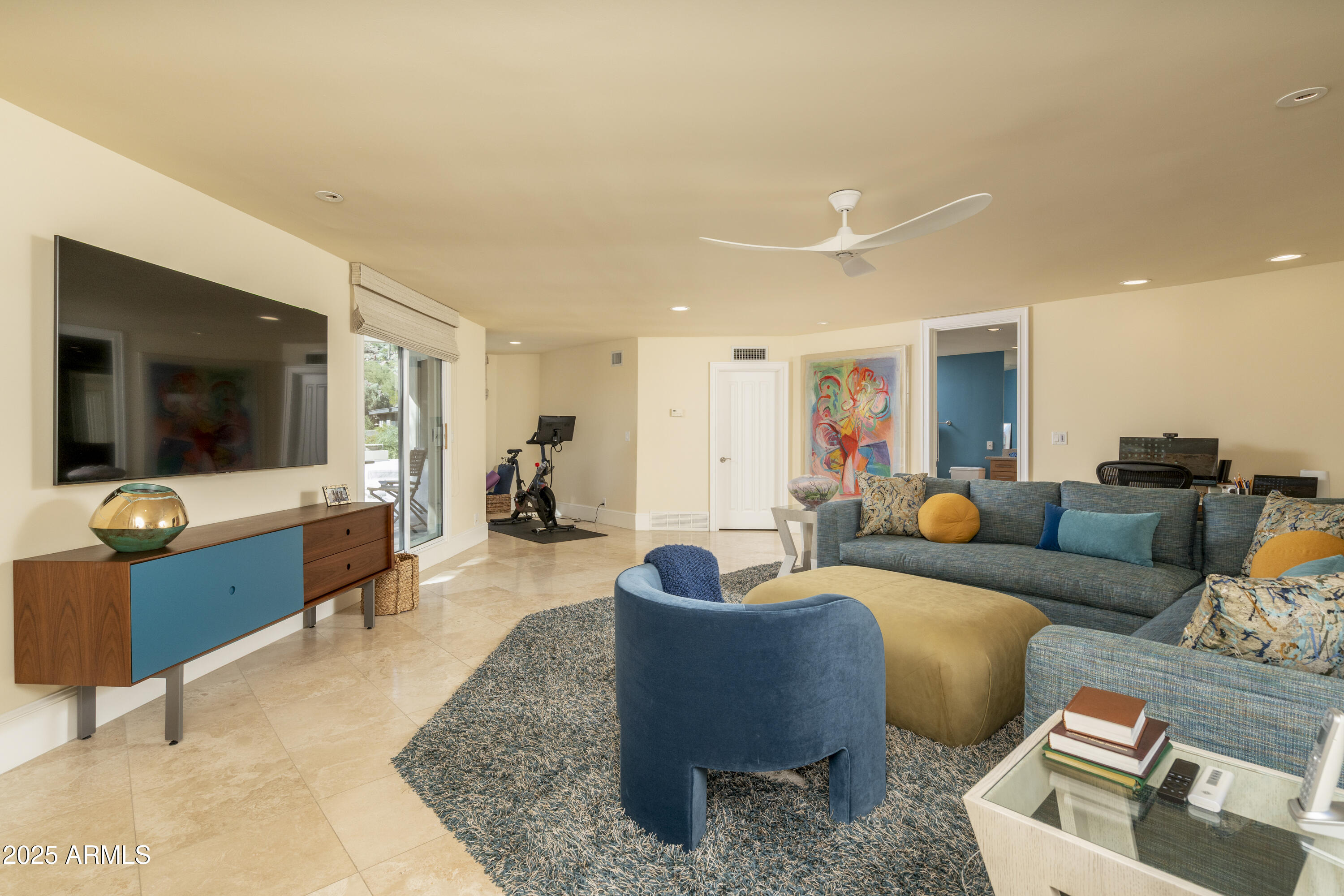 LINCOLN HILLS - Residential