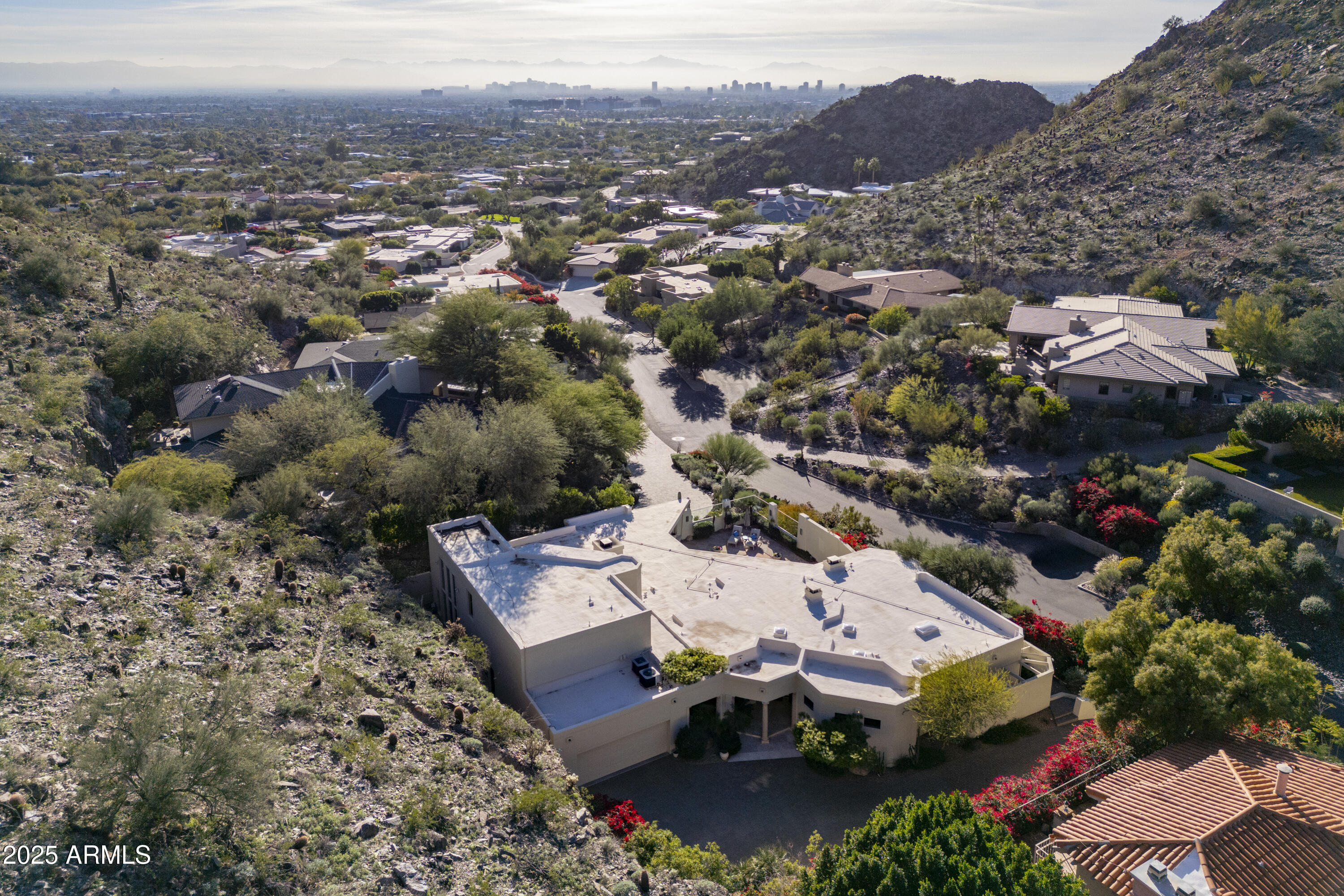 LINCOLN HILLS - Residential