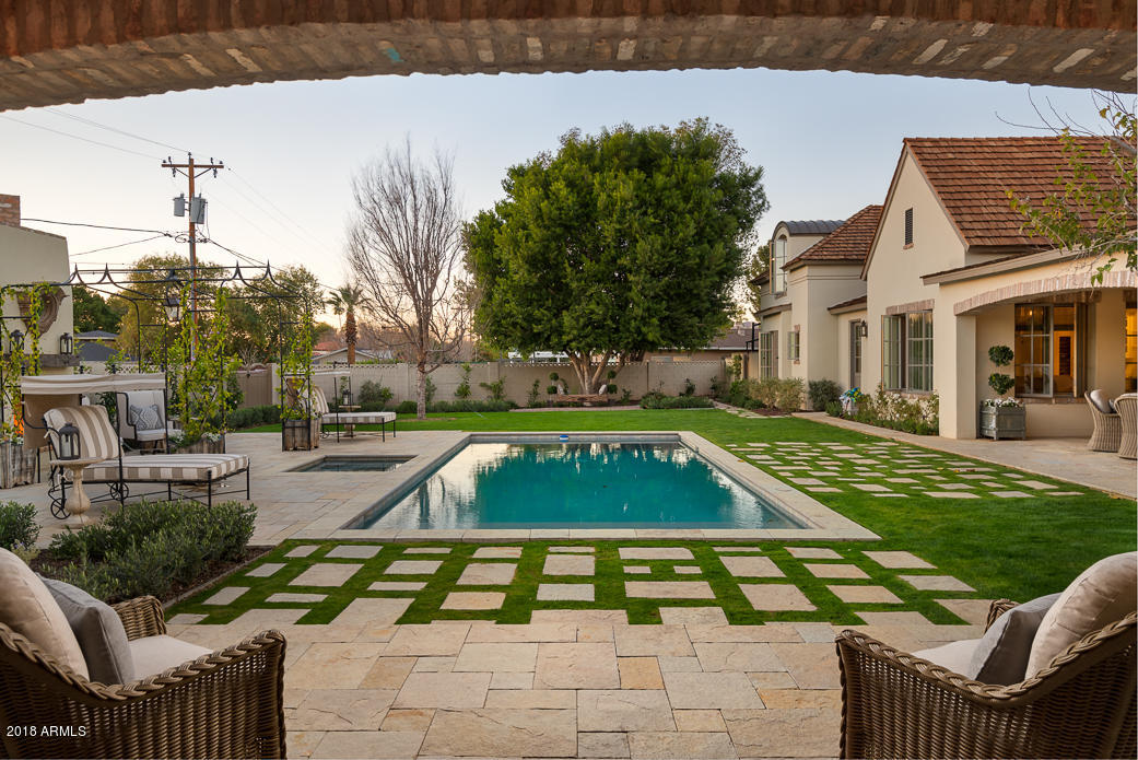 Lafayette Villa 2 - Residential