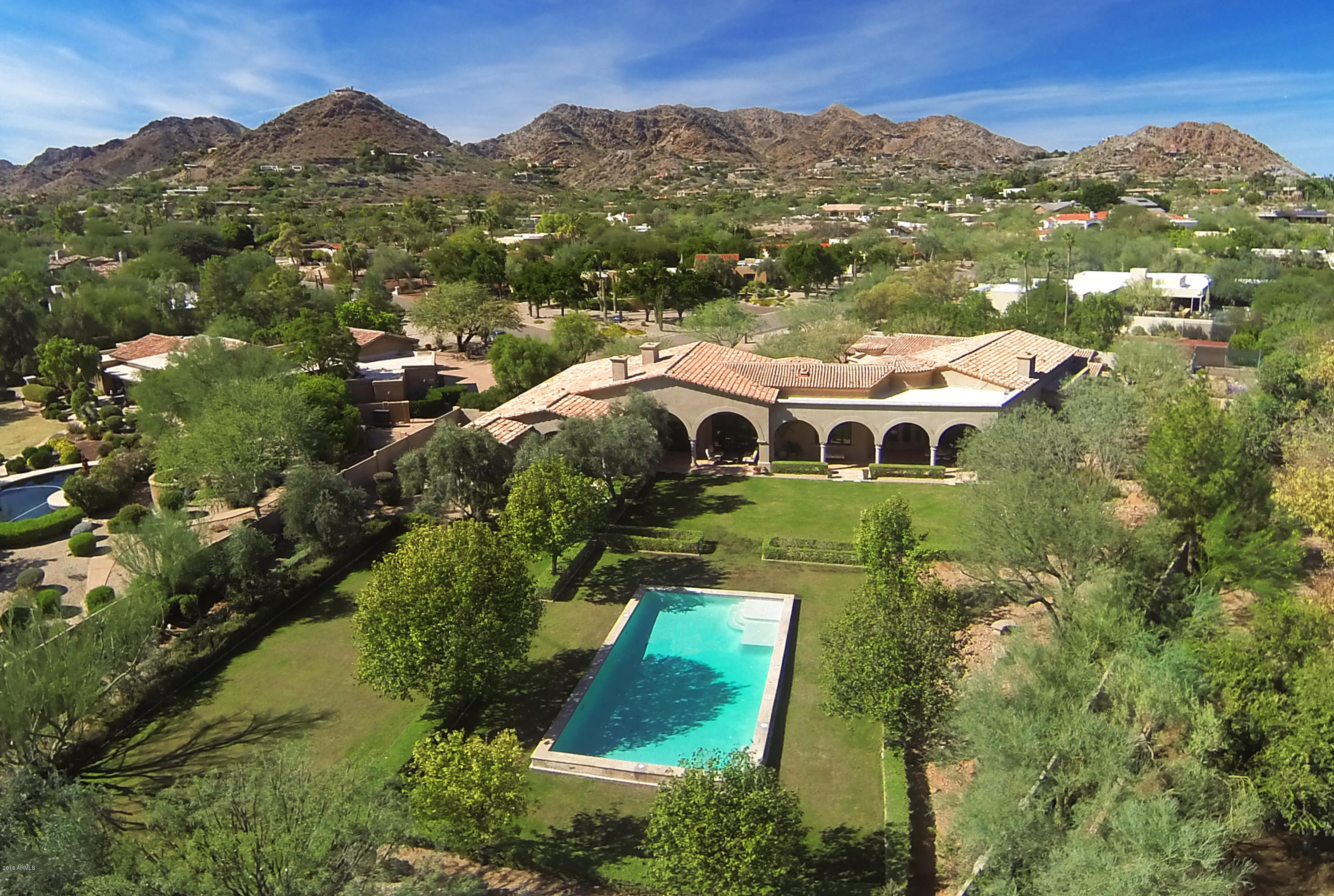 LAS CASAS ESCONDIDAS - Residential