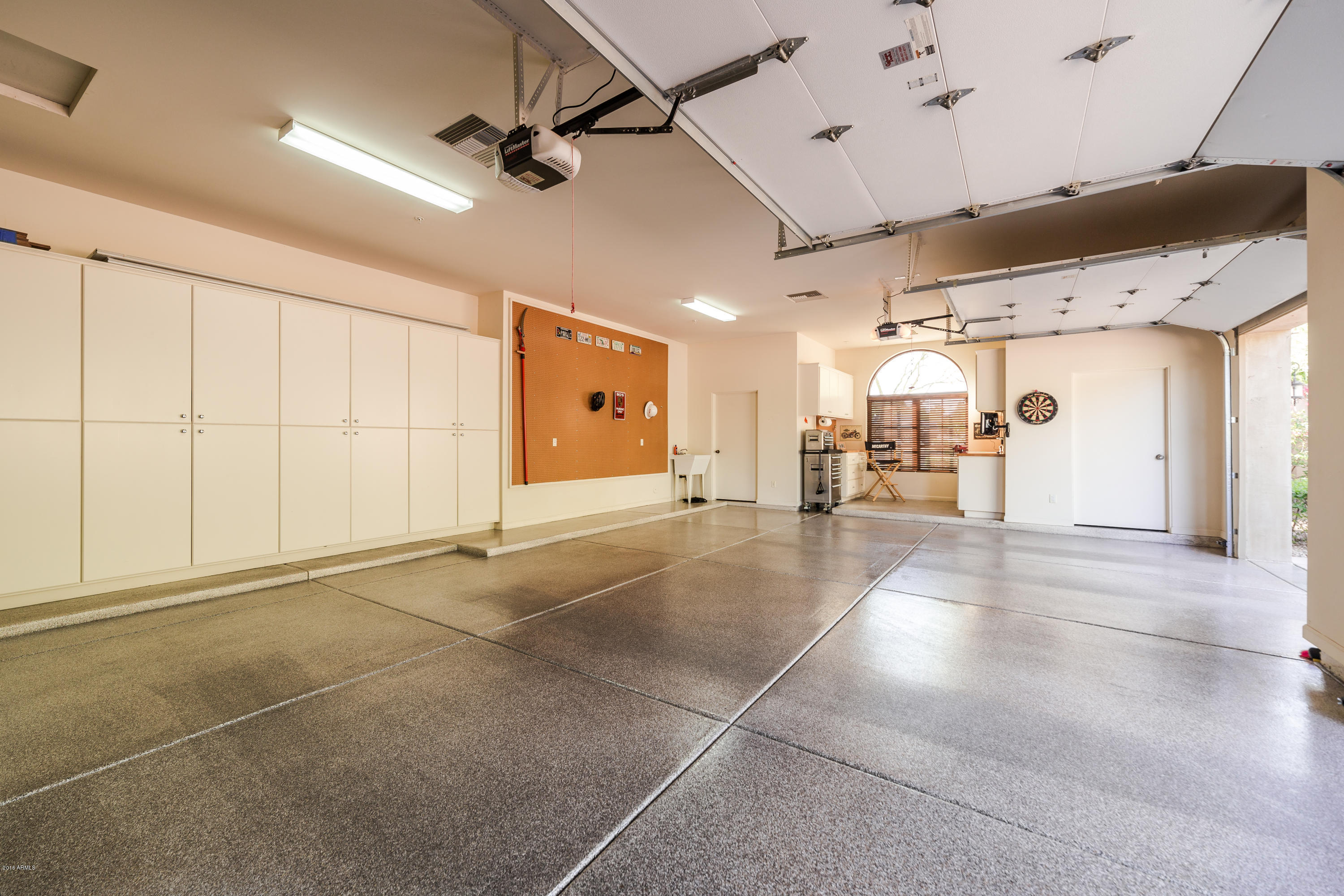 LAS CASAS ESCONDIDAS - Residential