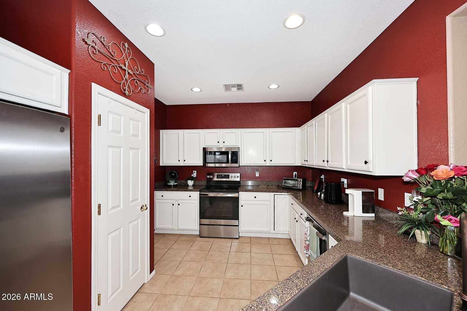 TRILOGY UNIT 6 - Residential