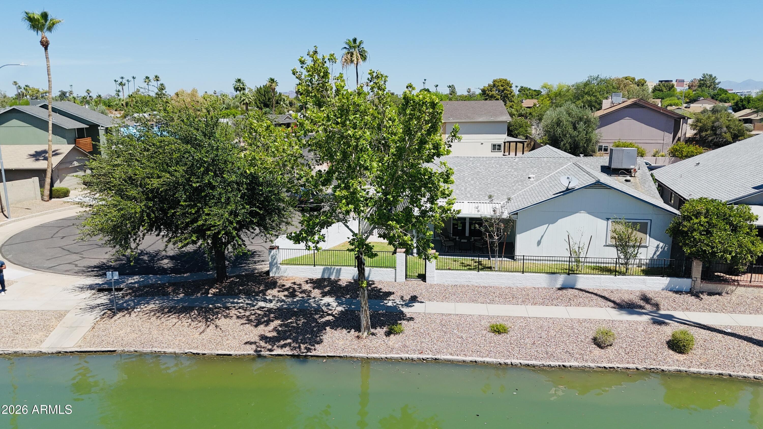 DOBSON SHORES - Residential