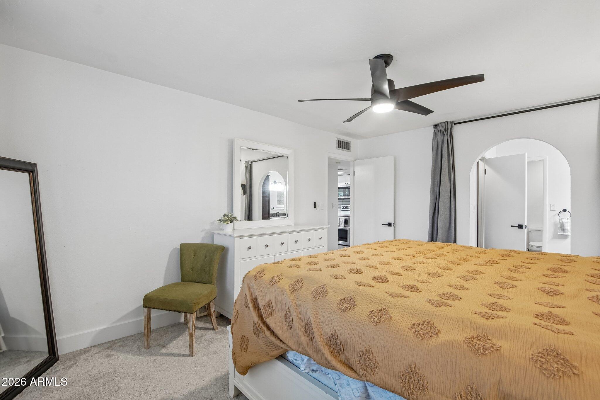 DOBSON SHORES - Residential