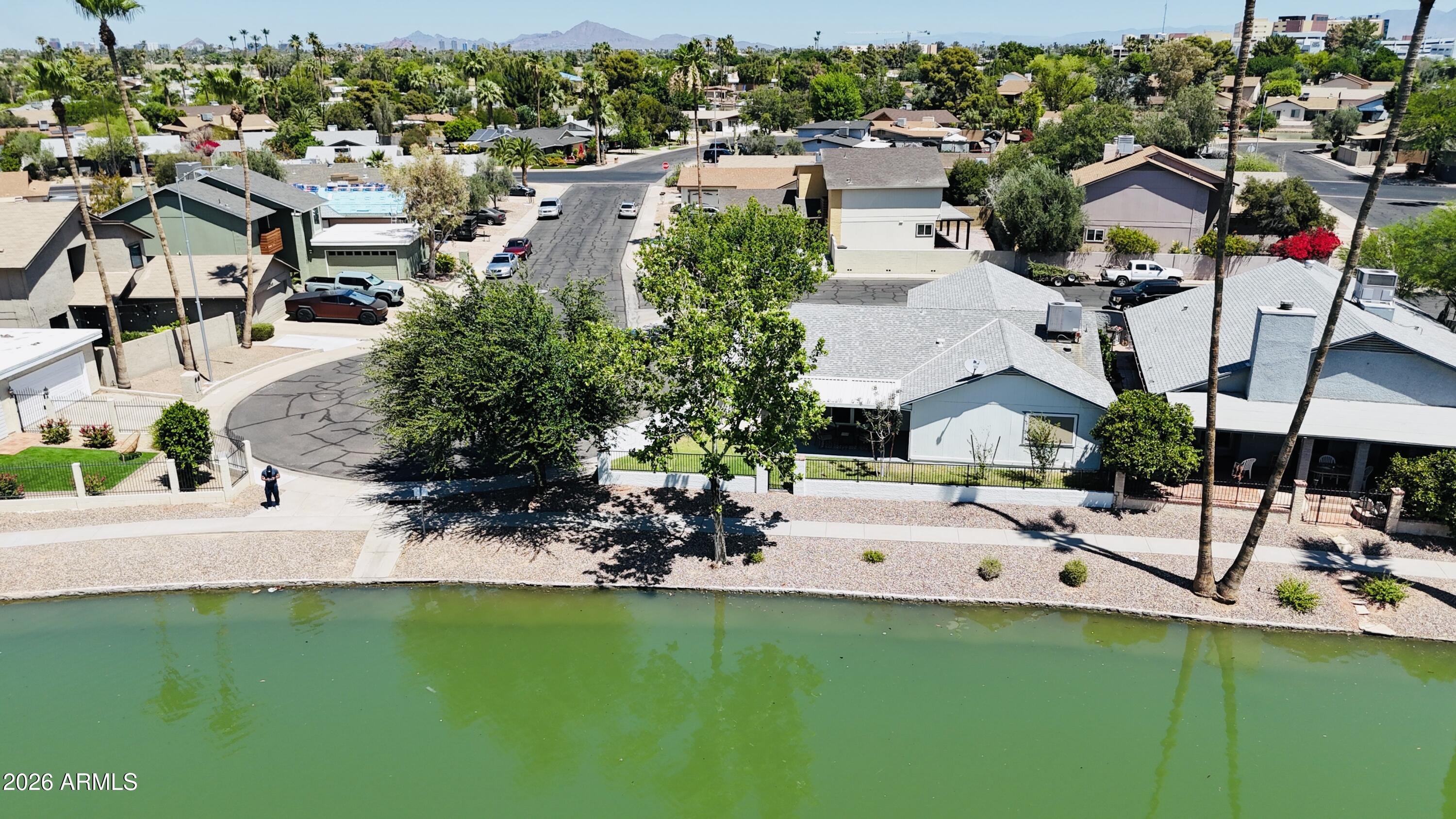 DOBSON SHORES - Residential