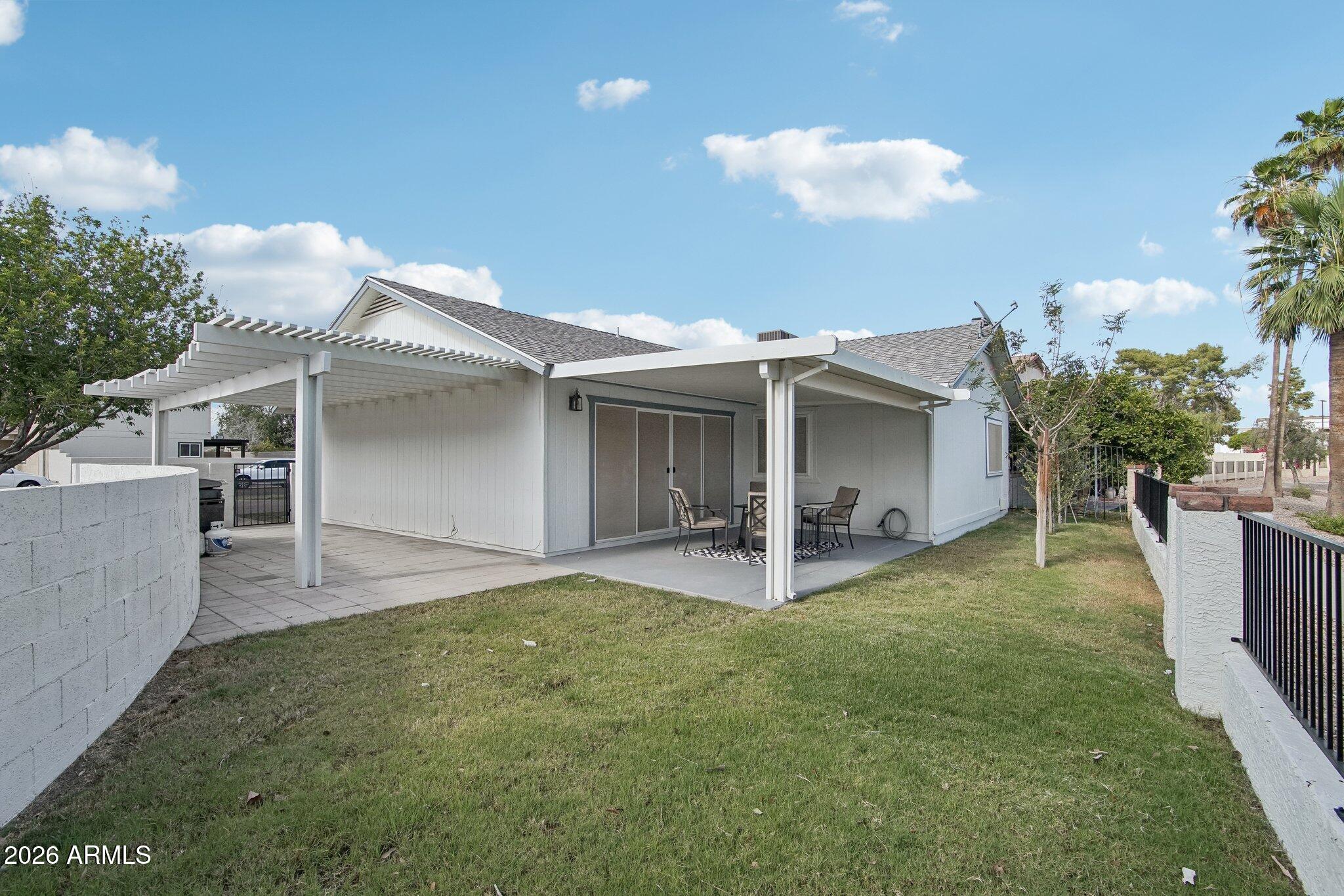 DOBSON SHORES - Residential