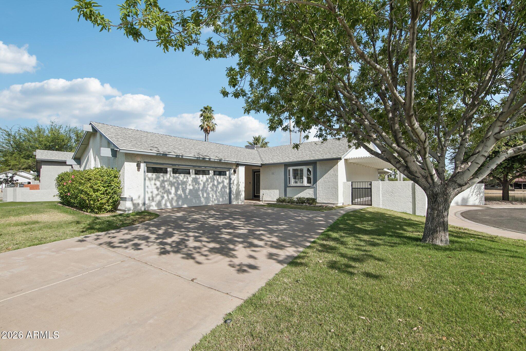 DOBSON SHORES - Residential