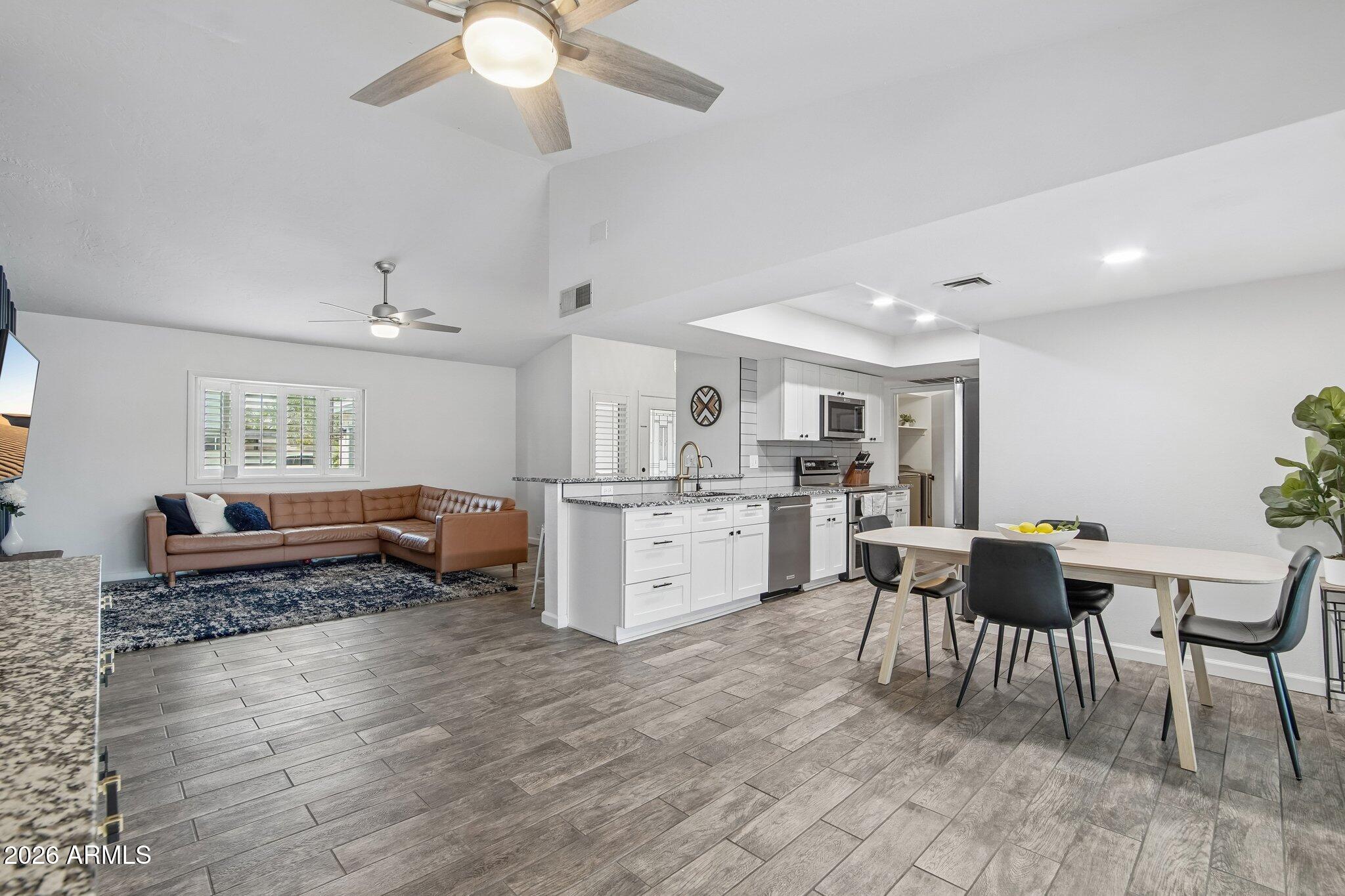 DOBSON SHORES - Residential