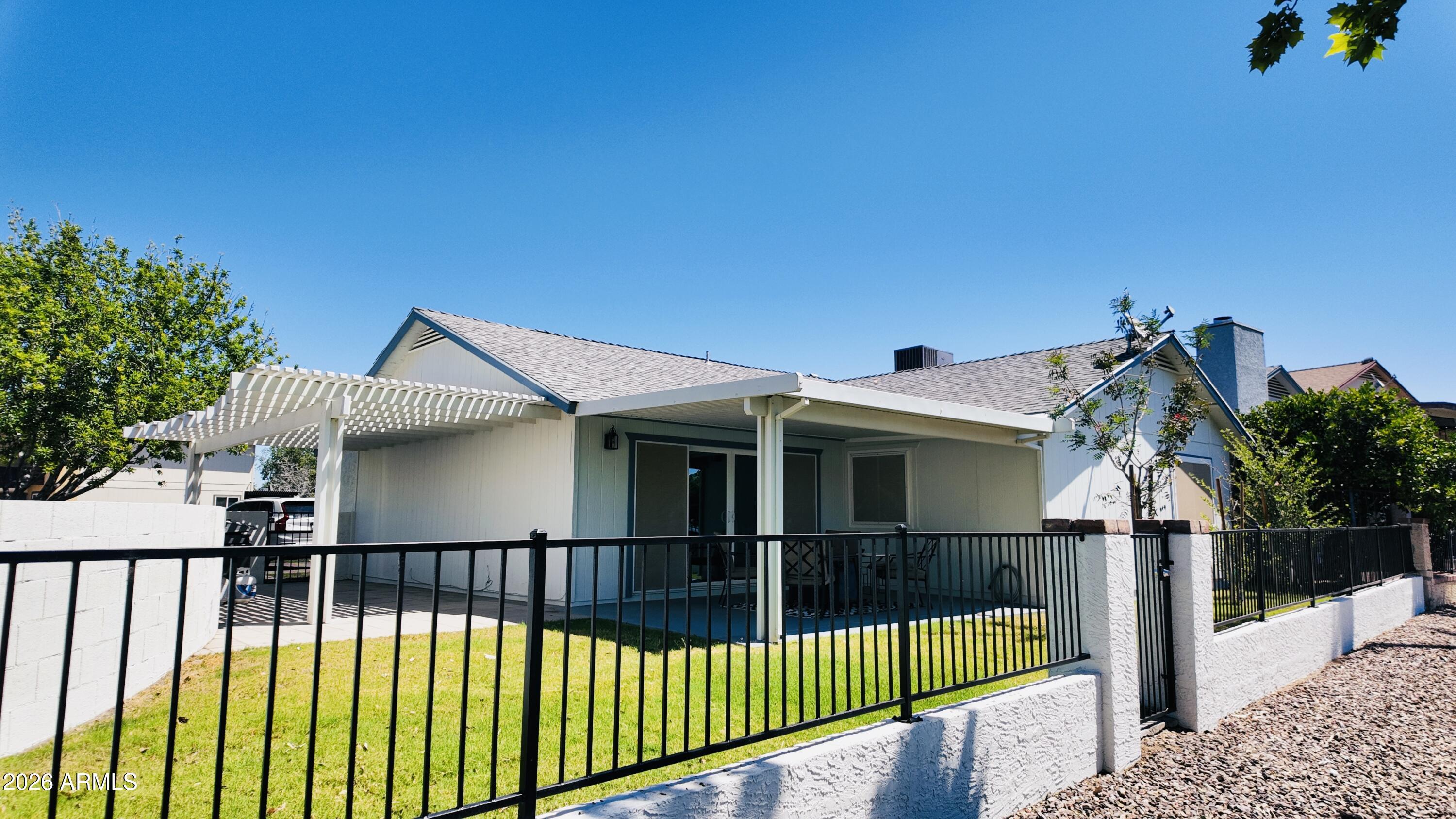 DOBSON SHORES - Residential