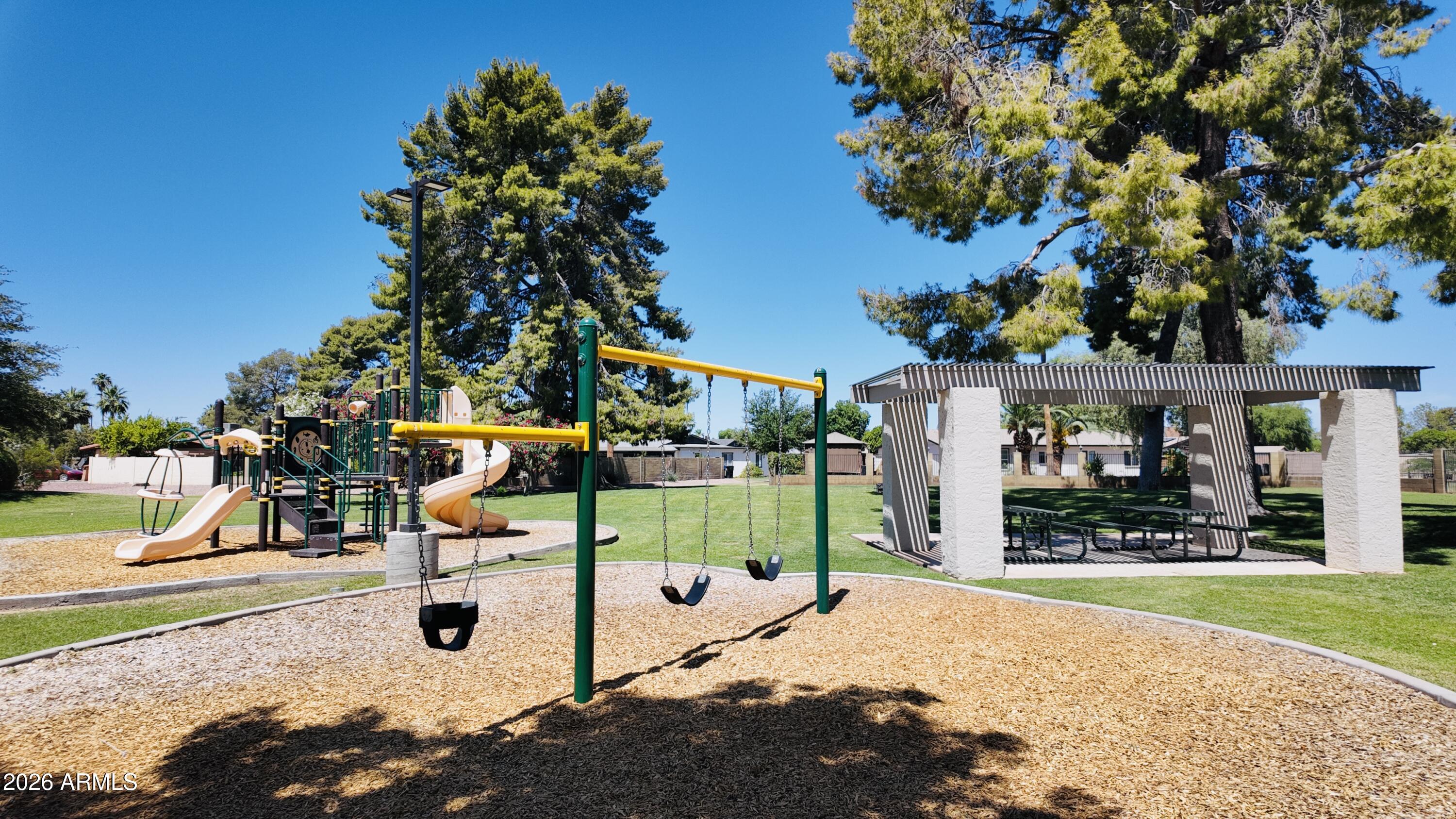DOBSON SHORES - Residential