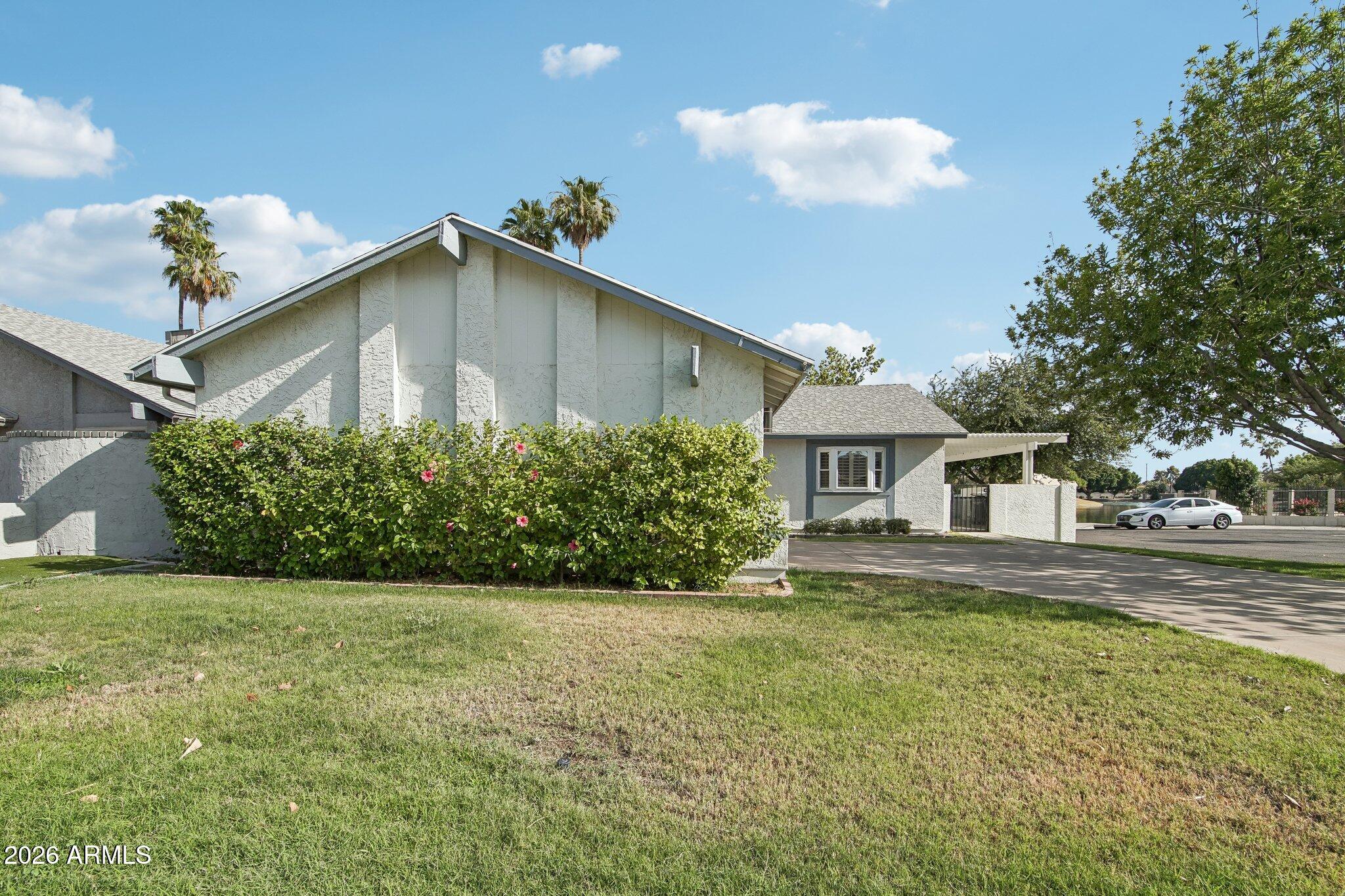 DOBSON SHORES - Residential