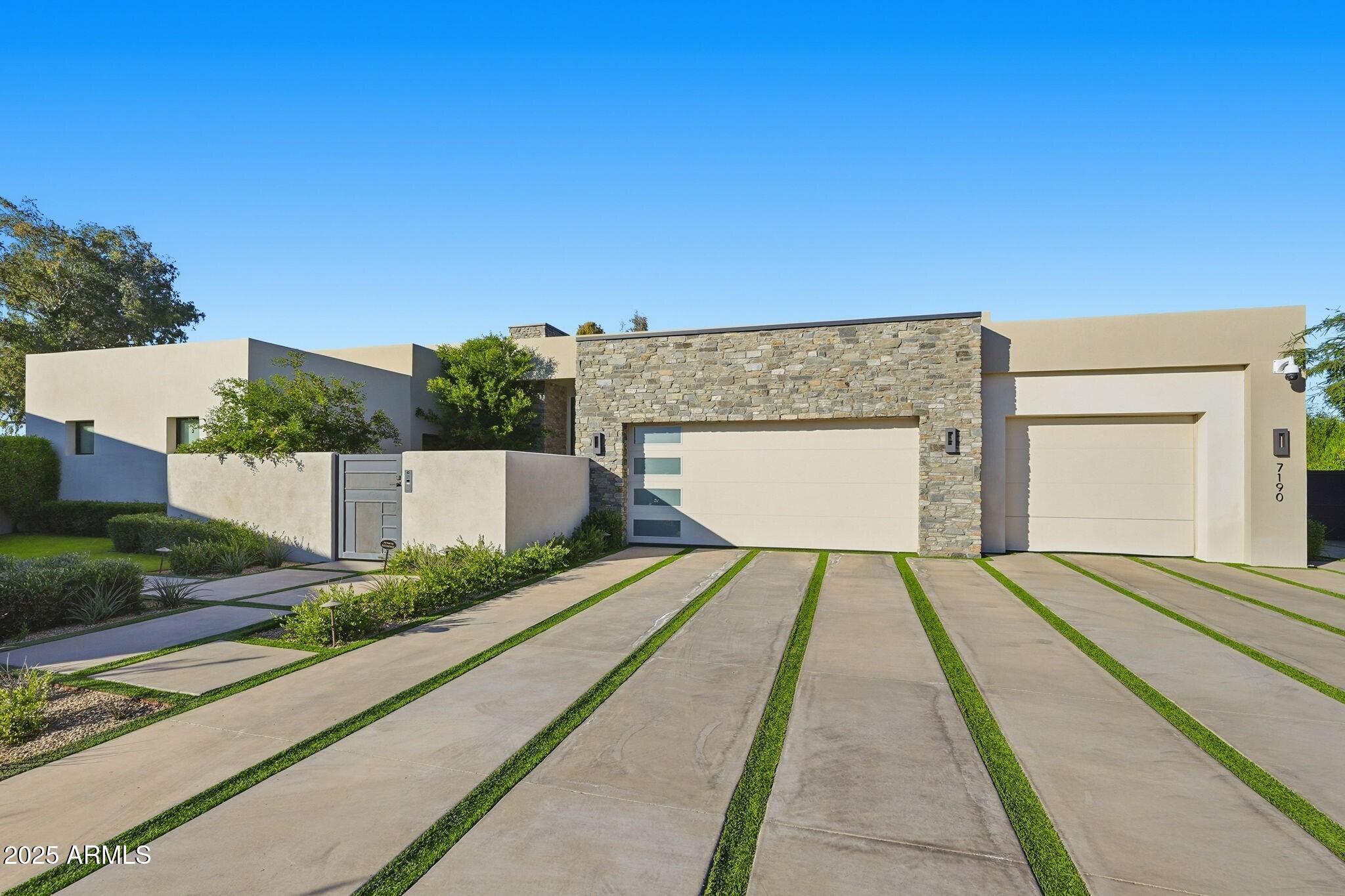 IRONWOOD GOLF VILLAS - Residential