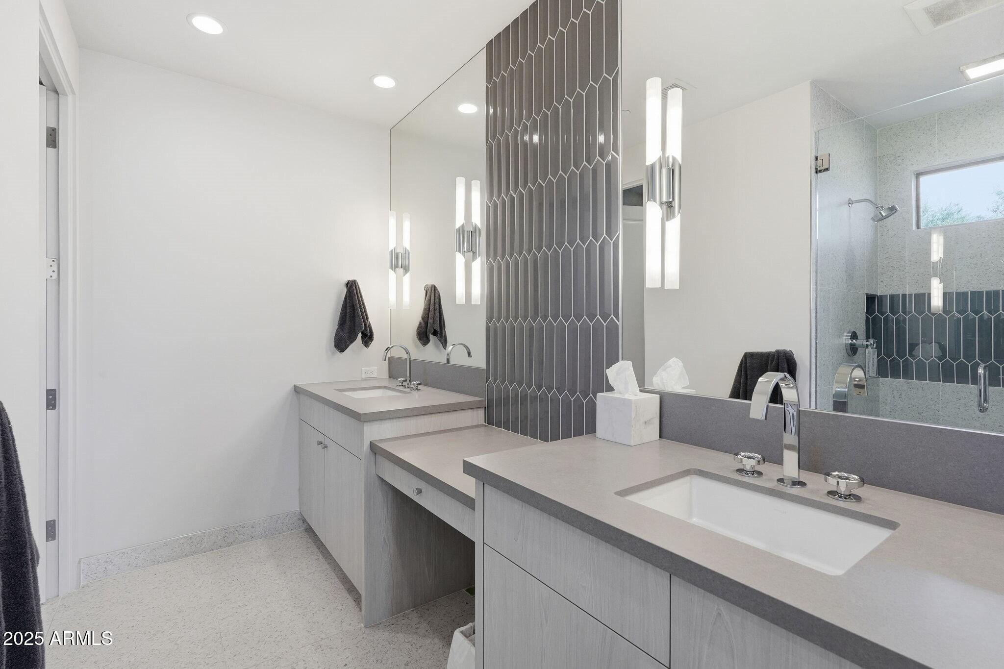 IRONWOOD GOLF VILLAS - Residential