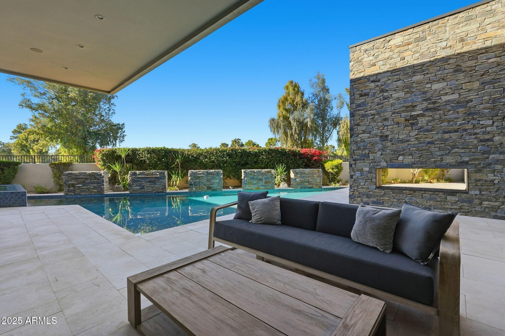 IRONWOOD GOLF VILLAS - Residential