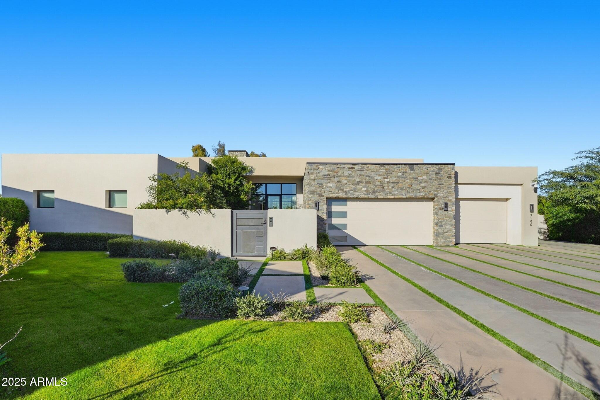 IRONWOOD GOLF VILLAS - Residential