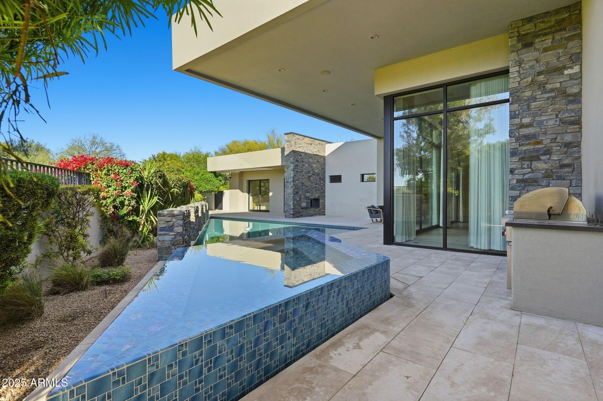 IRONWOOD GOLF VILLAS - Residential