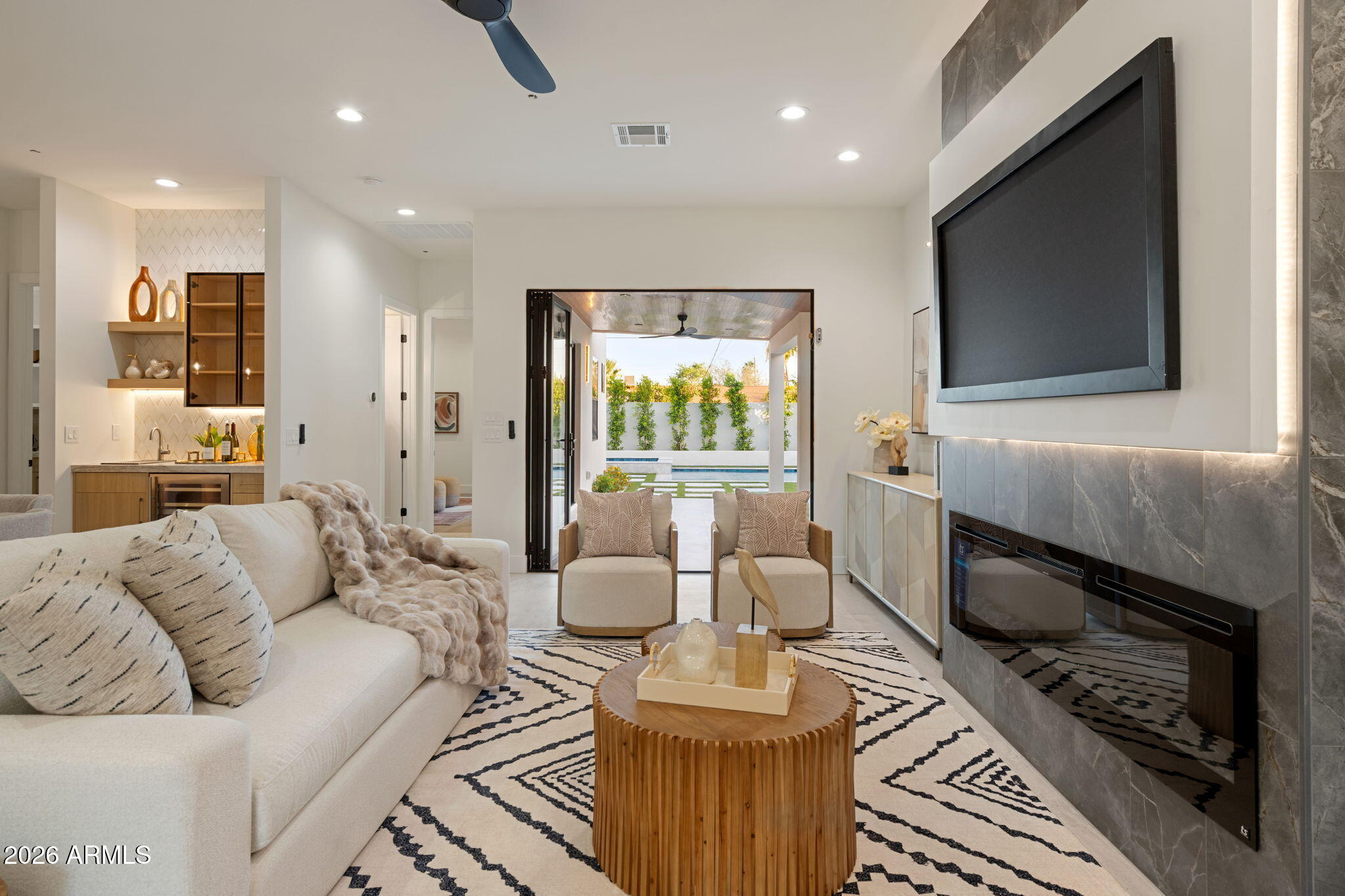POINTE SCOTTSDALE UNIT 1 - Residential
