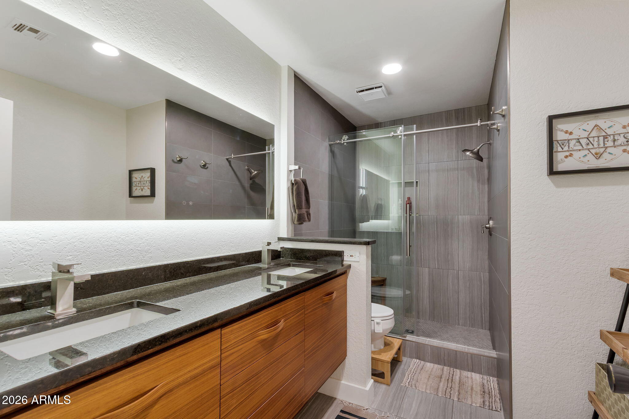 MEL GLO ESTATES - Residential