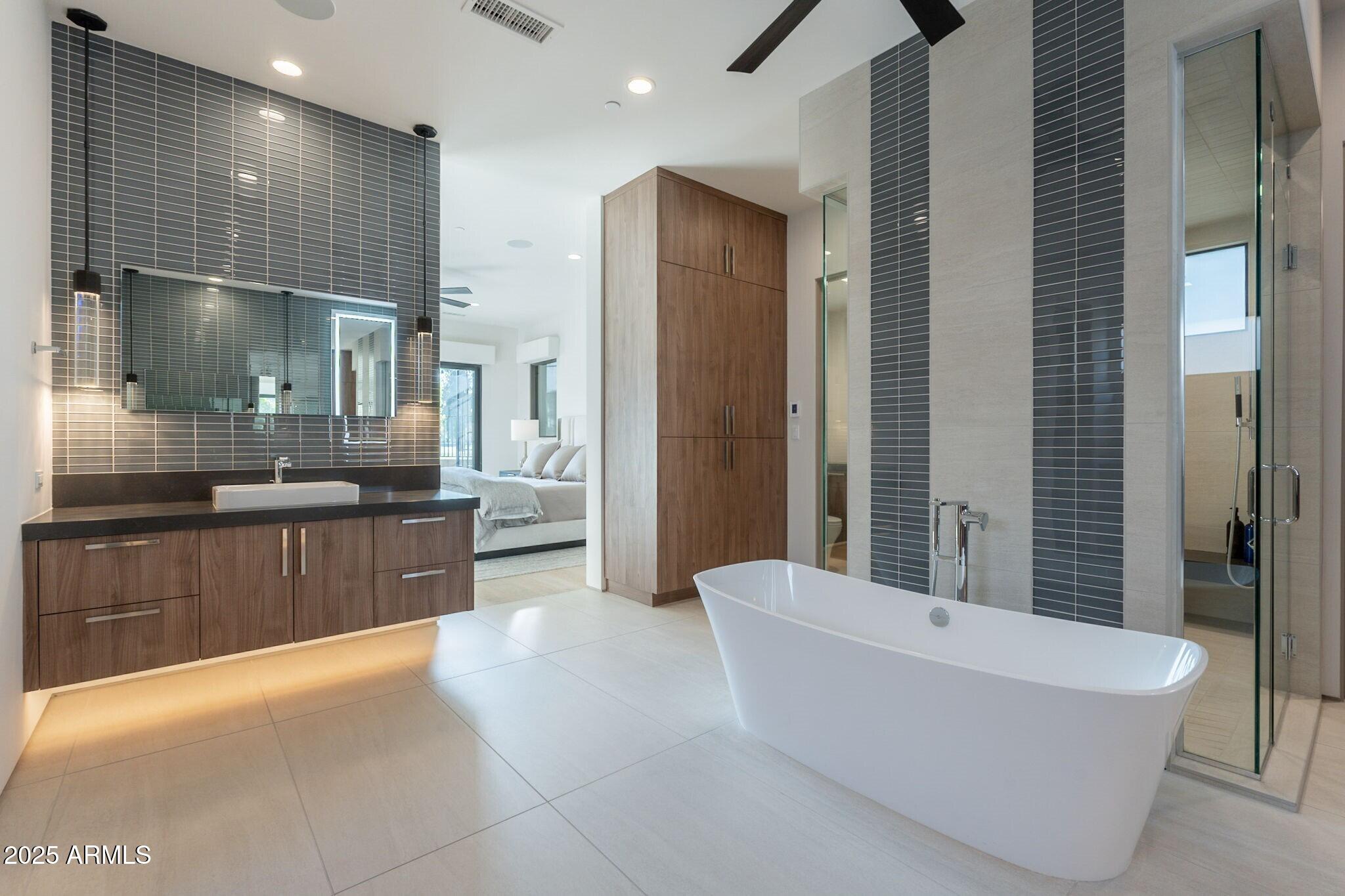 IRONWOOD GOLF VILLAS - Residential