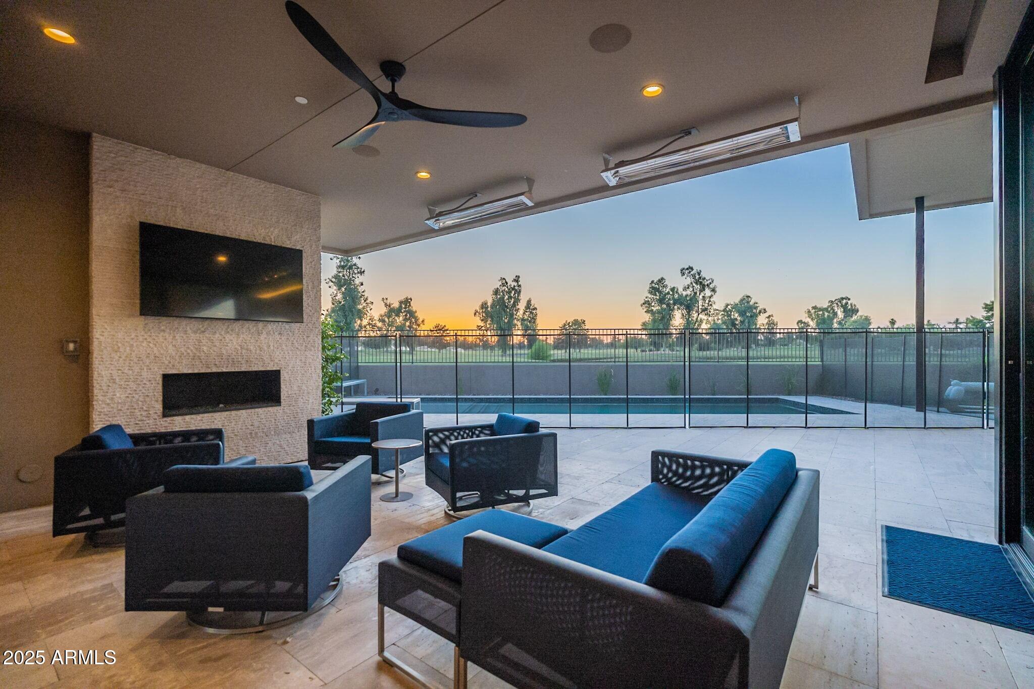IRONWOOD GOLF VILLAS - Residential