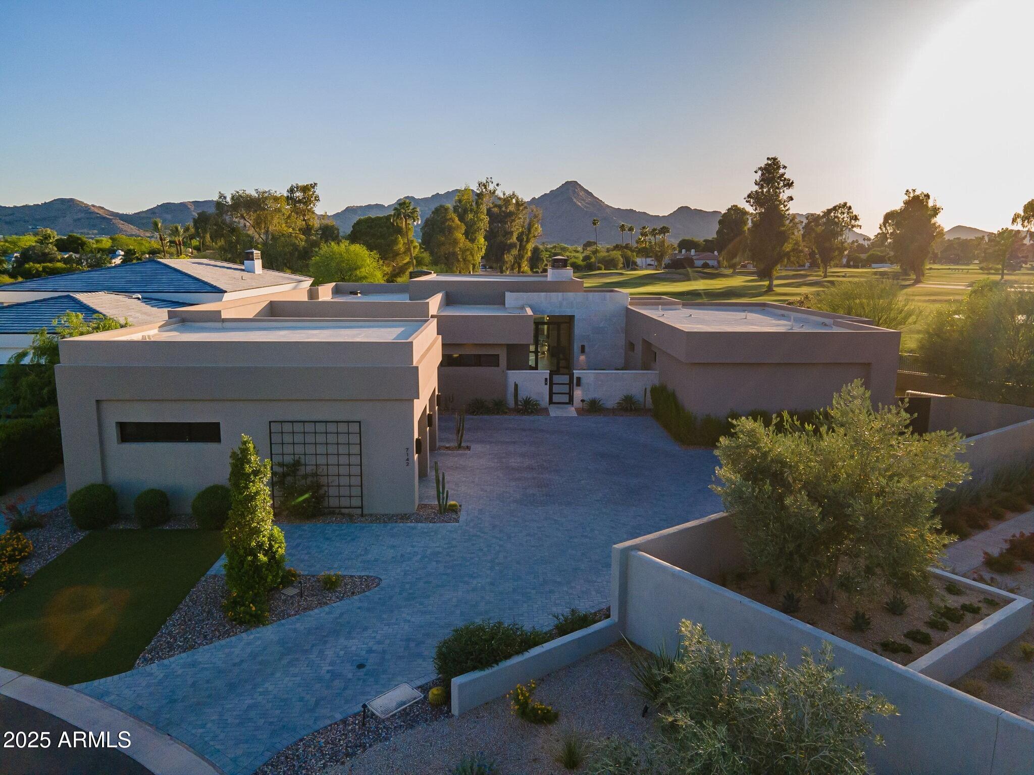 IRONWOOD GOLF VILLAS - Residential