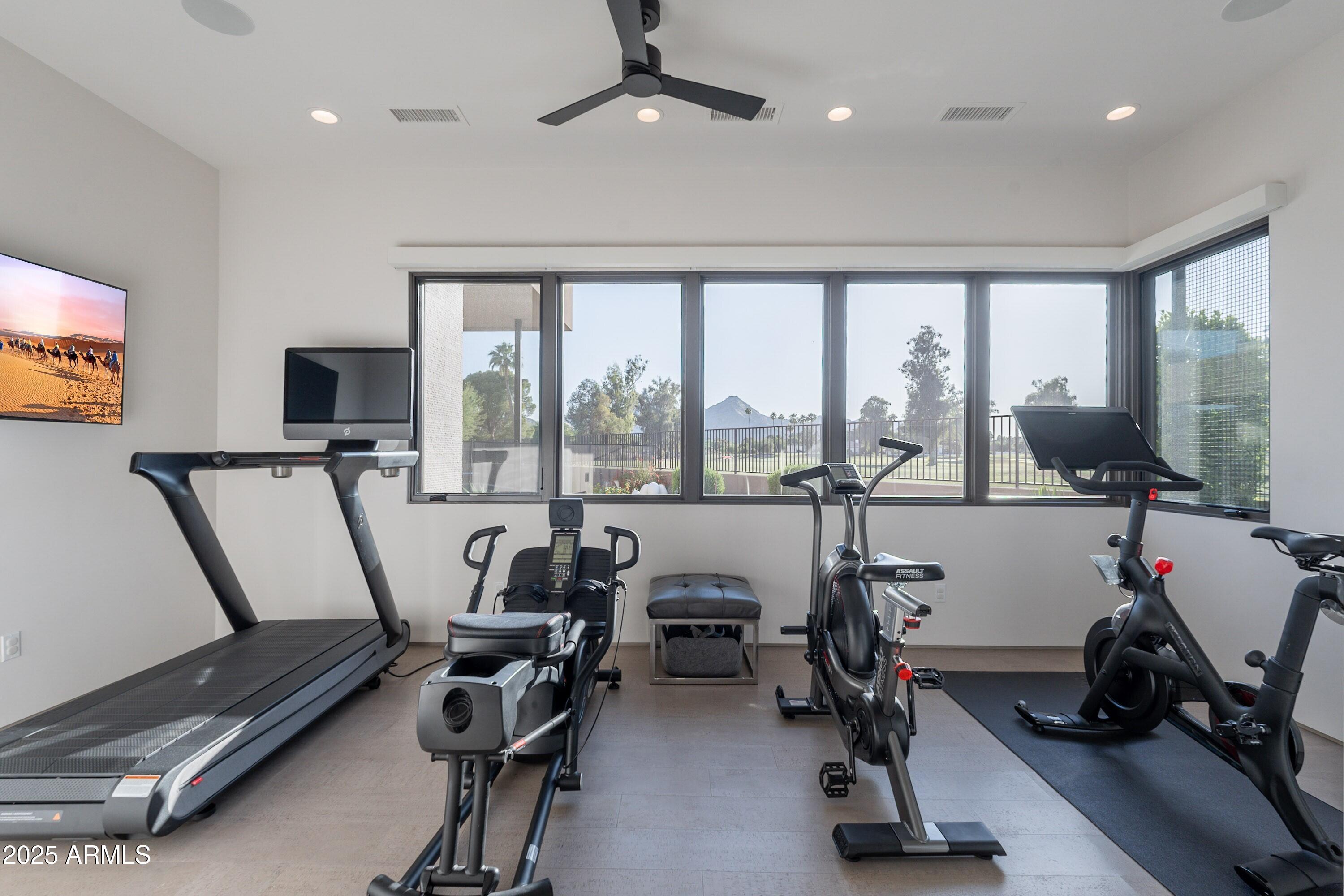 IRONWOOD GOLF VILLAS - Residential