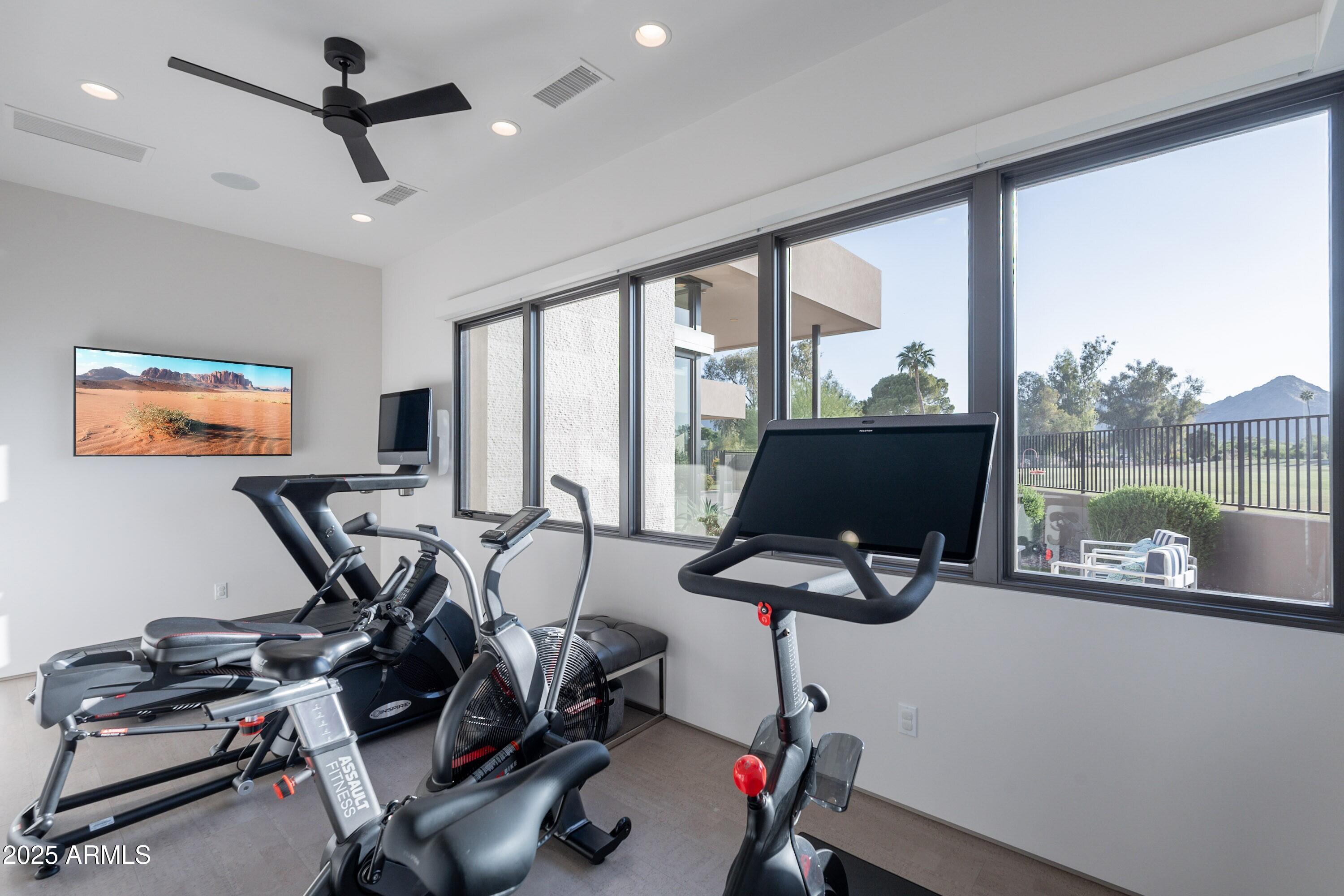 IRONWOOD GOLF VILLAS - Residential