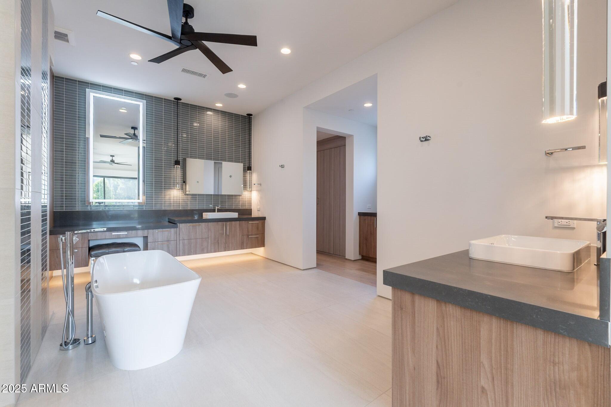 IRONWOOD GOLF VILLAS - Residential