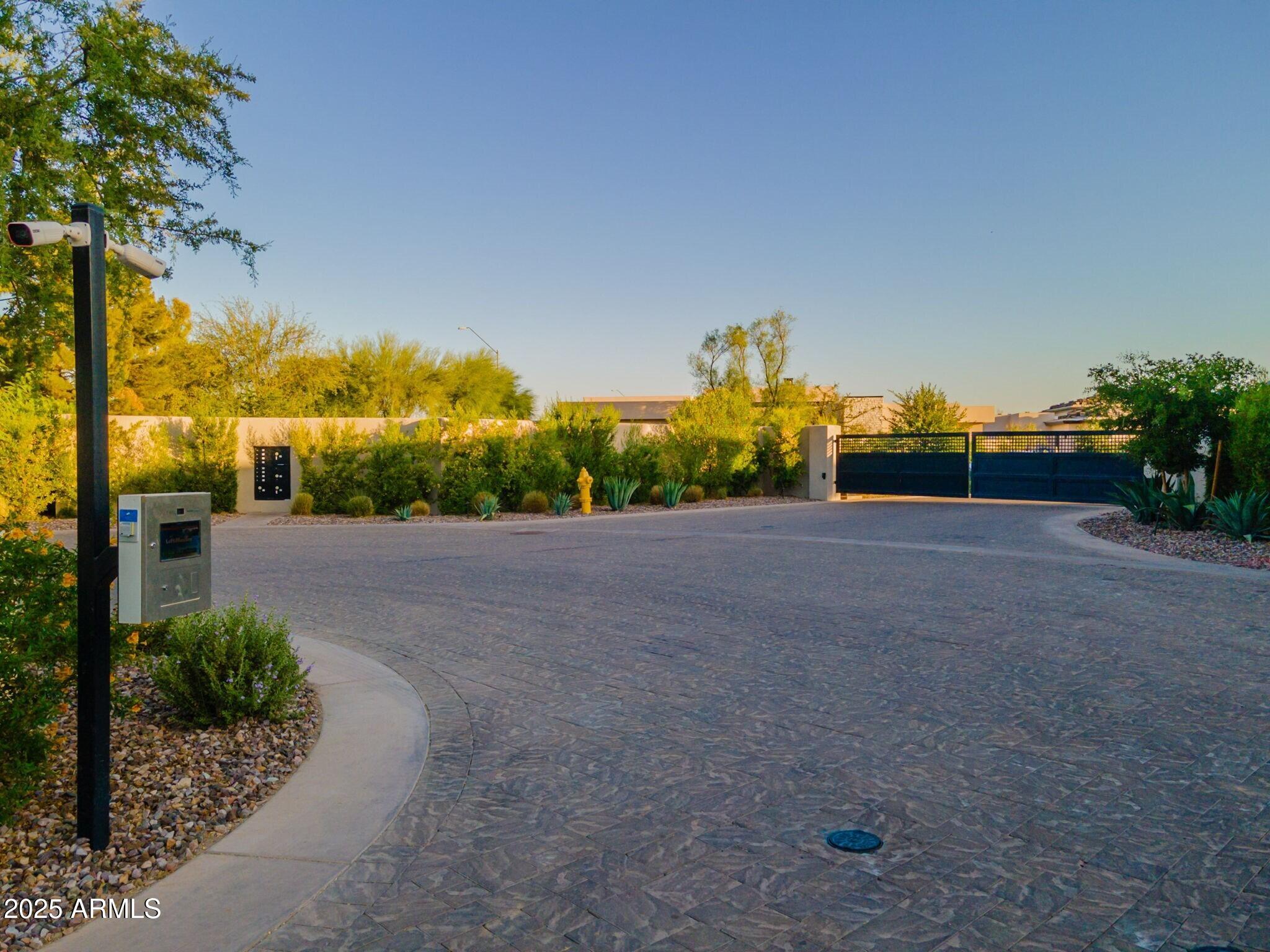 IRONWOOD GOLF VILLAS - Residential