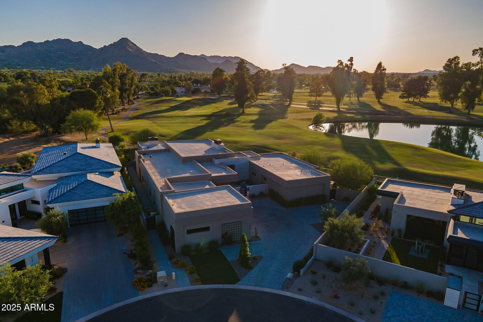 IRONWOOD GOLF VILLAS - Residential